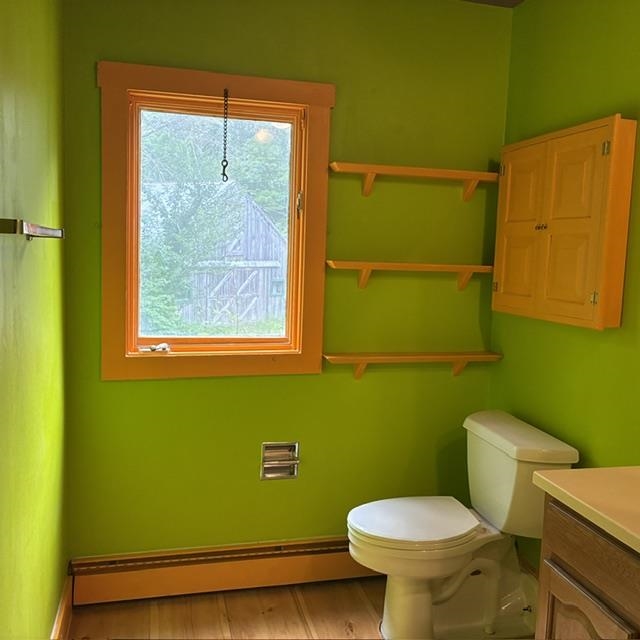 Primary bedroom bathroom