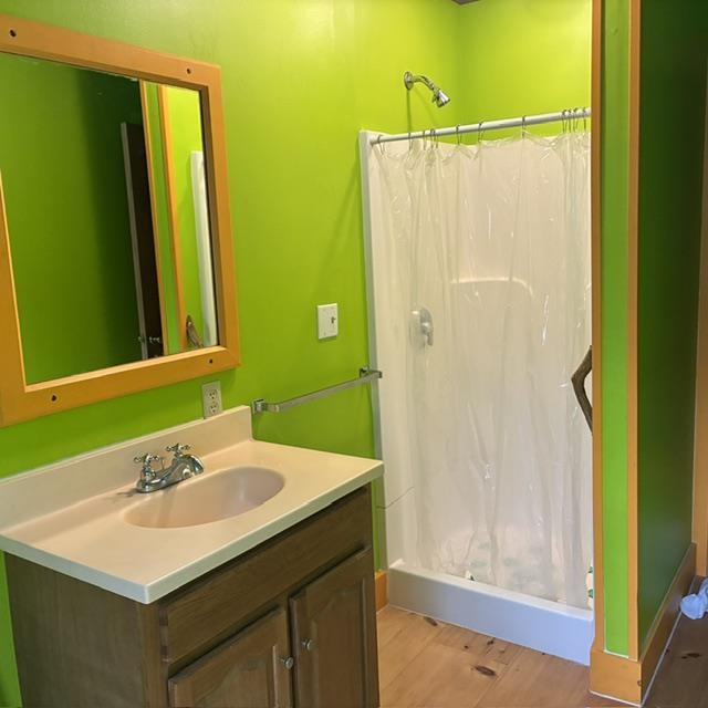 Primary bedroom bathroom