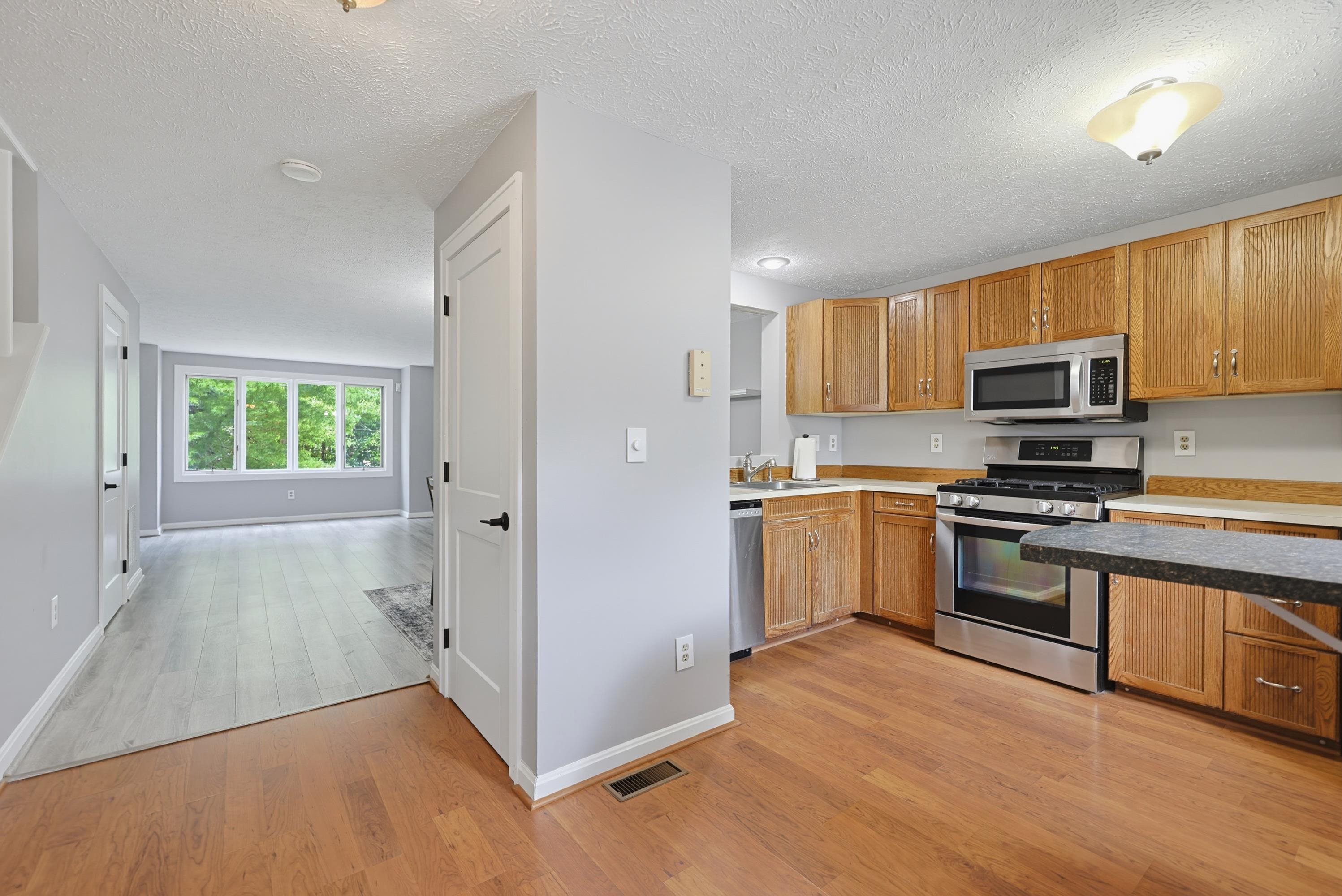 2nd image of 28 Swift Ln, Merrimack, NH 03054 | MLS# 5106890