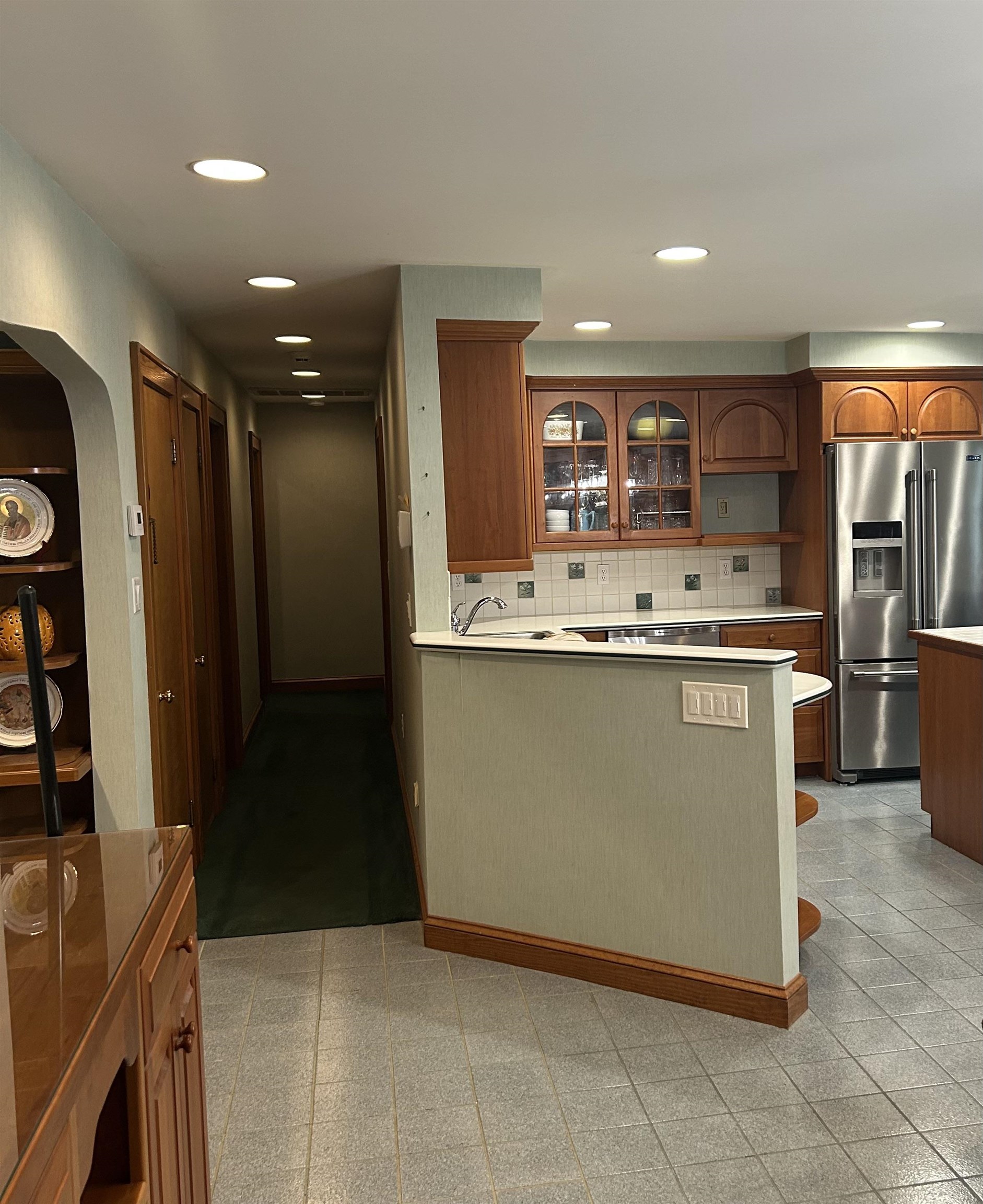 284 Hawthorne St, Manchester, NH 03104
