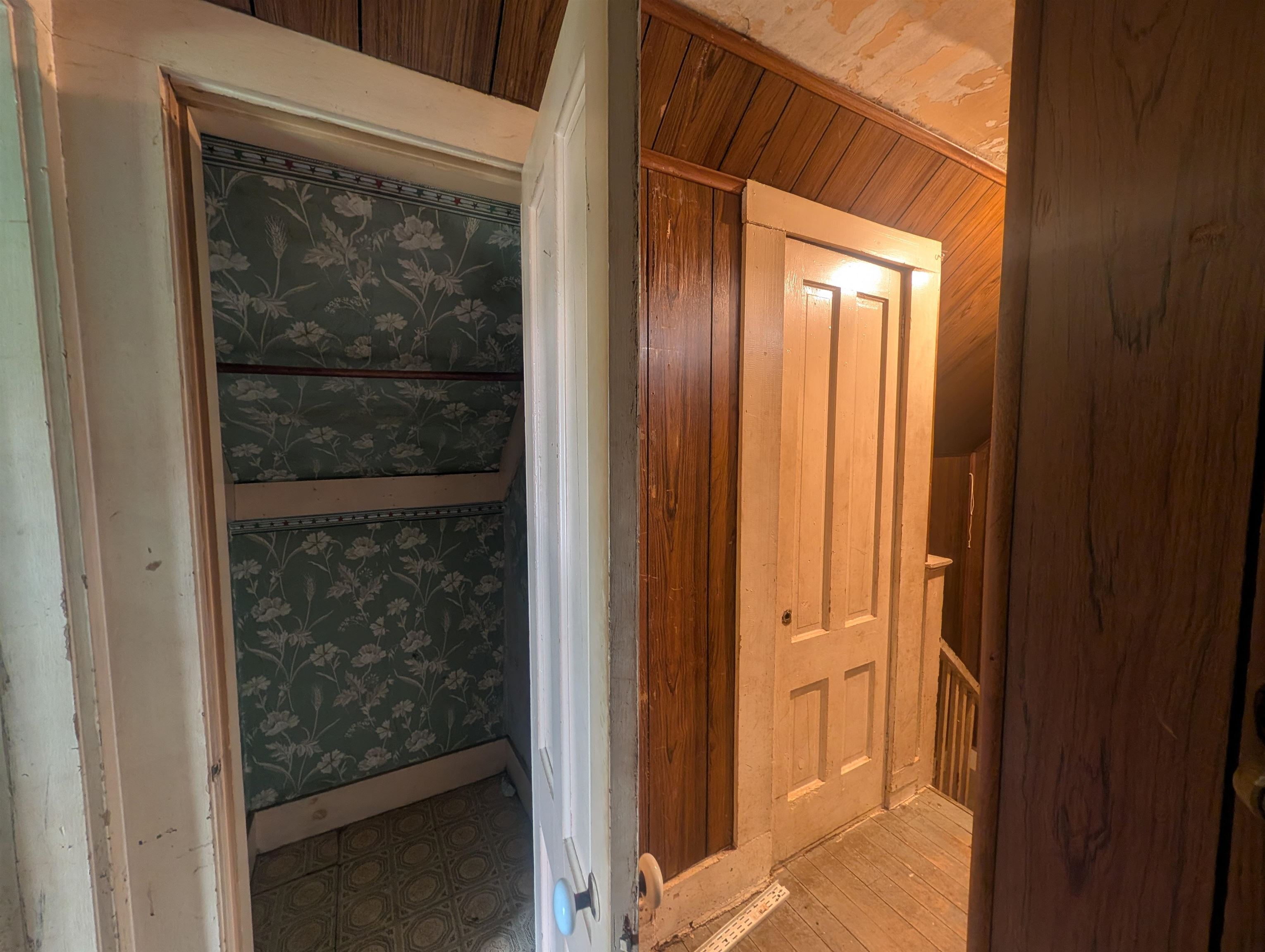 Additional Closets Upstairs 26084347
