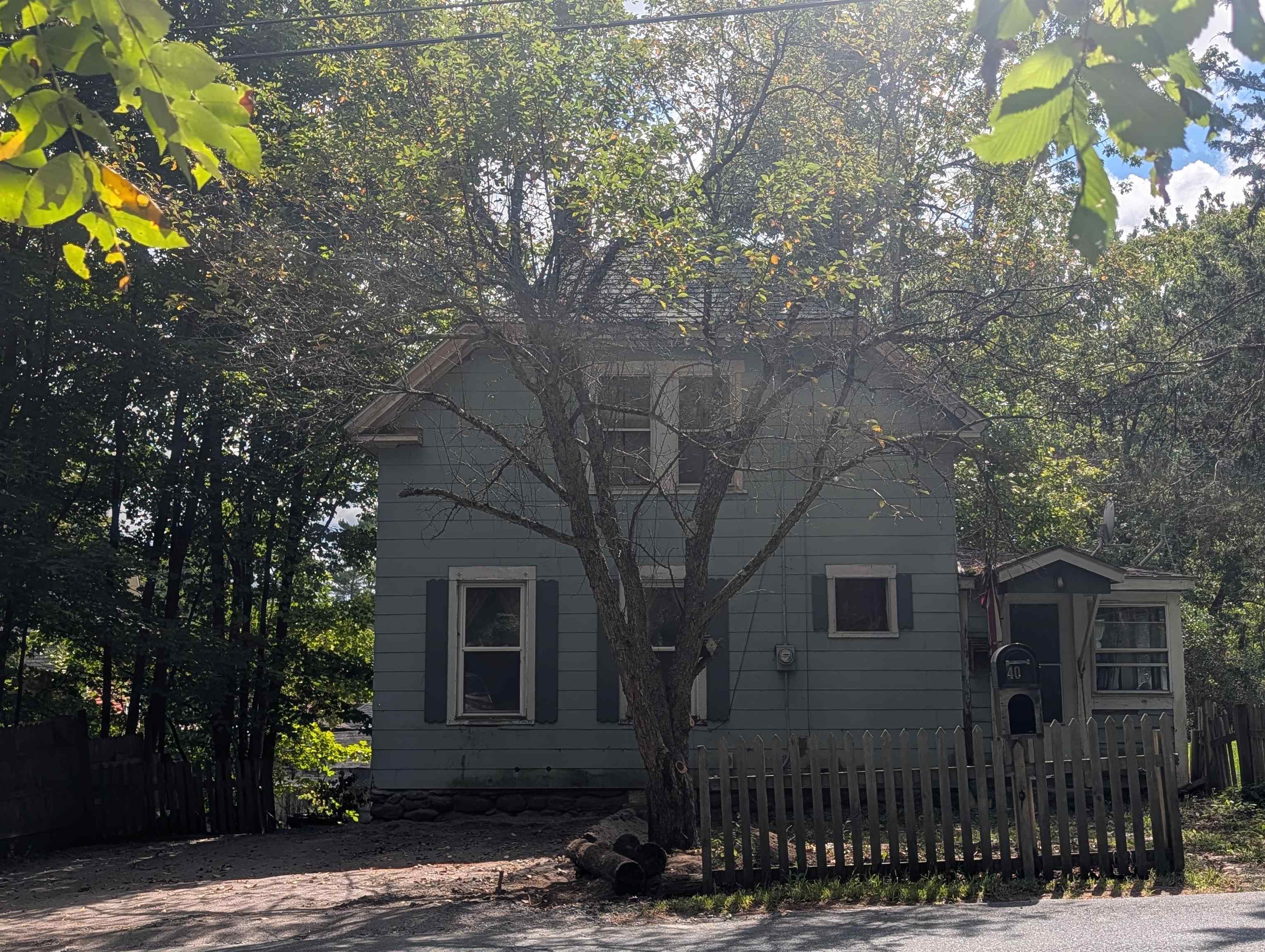 40 Blueberry Ridge Rd, Newport, NH 03743