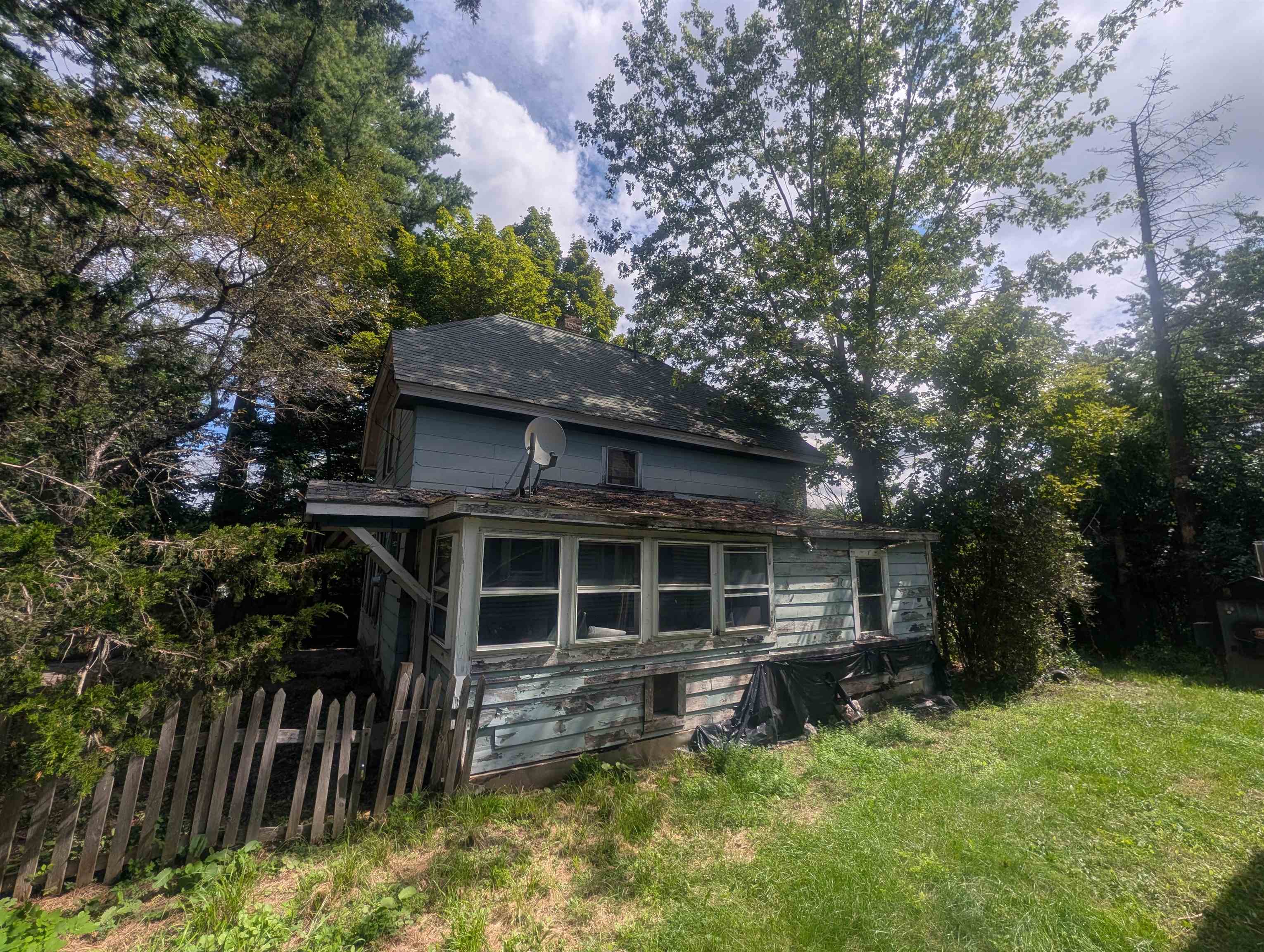 40 Blueberry Ridge Rd, Newport, NH 03743