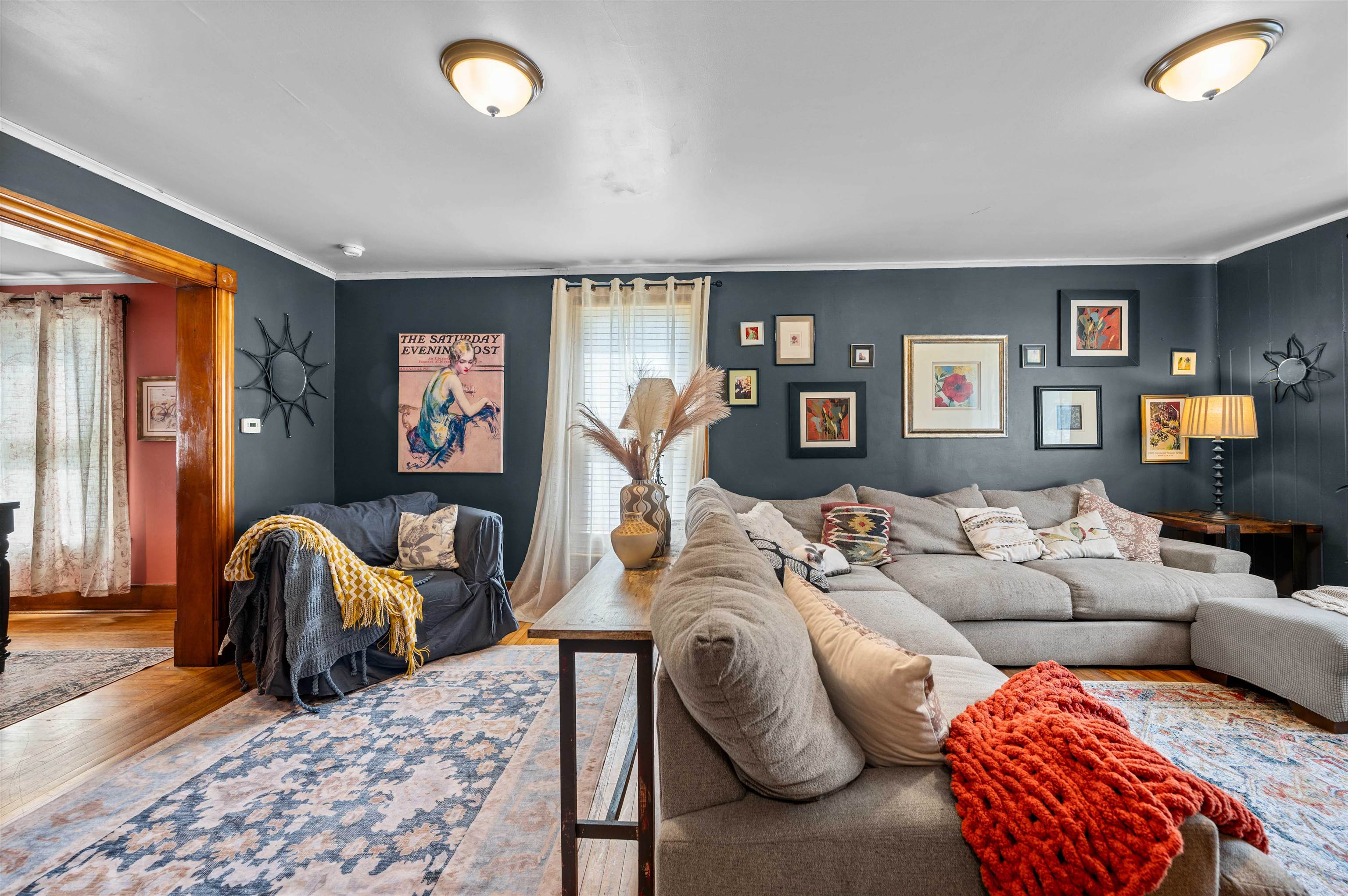 Large and bright living area