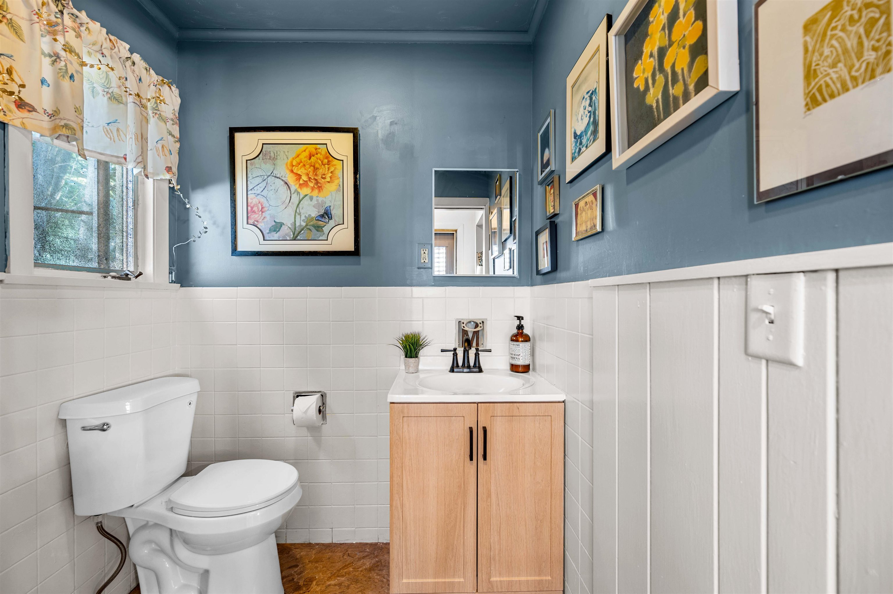 Half bath off of the kitchen