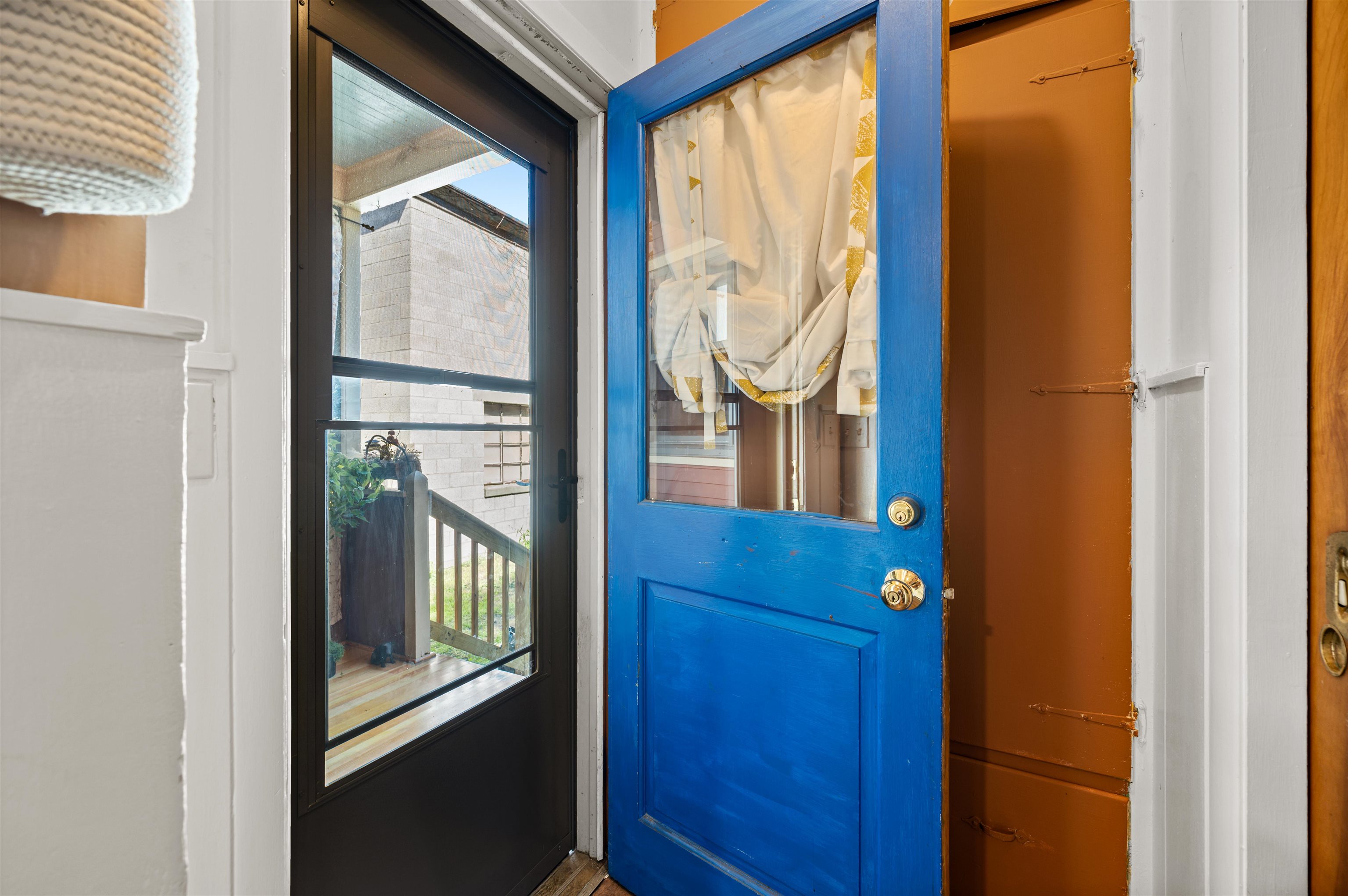 Doorway to back porch/yard