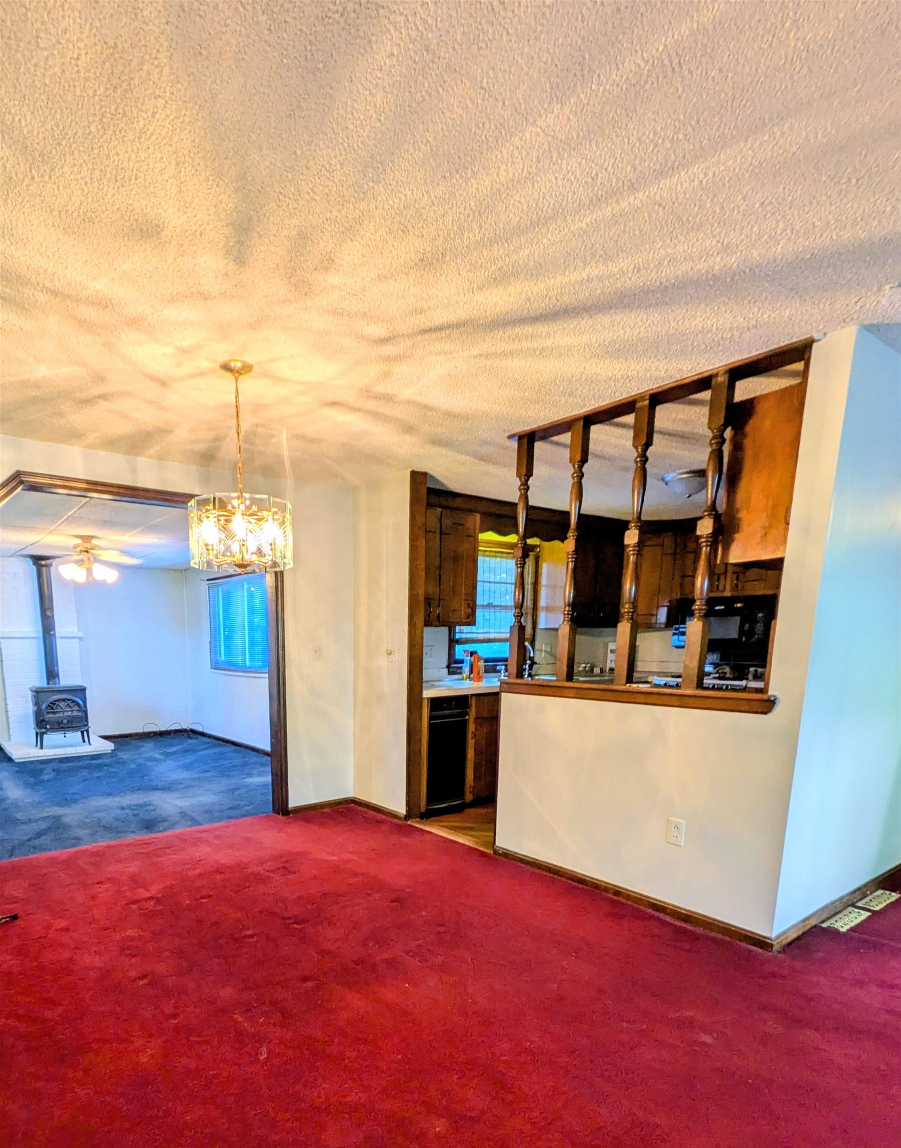 Photo 2 of Single family home for sale at 8 Radcliffe Dr, Nashua, NH 03062 | MLS# 5106923 | Listing updated on 2026-09-17
