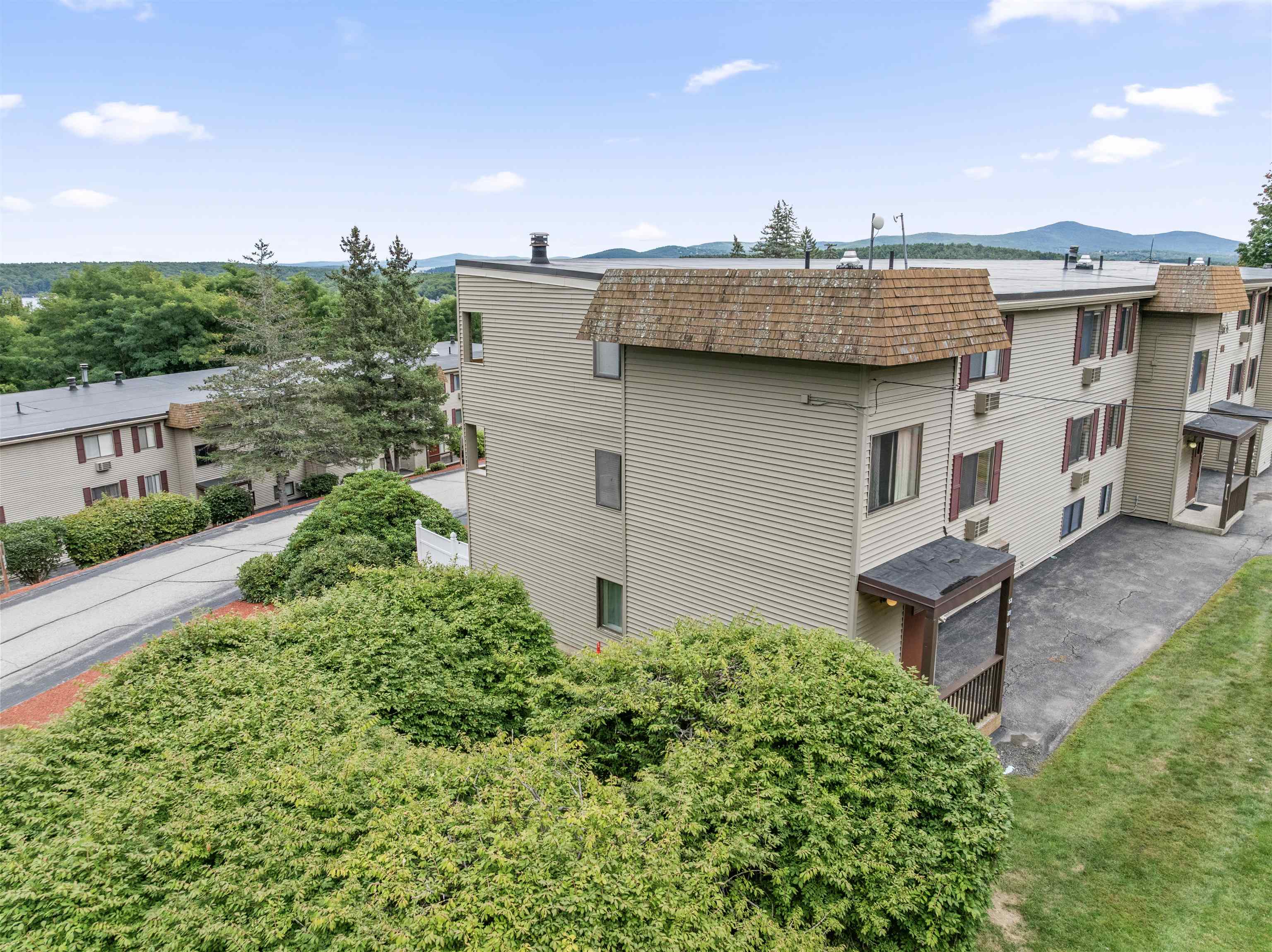144 Treetop Cir #821, Laconia, NH 03246