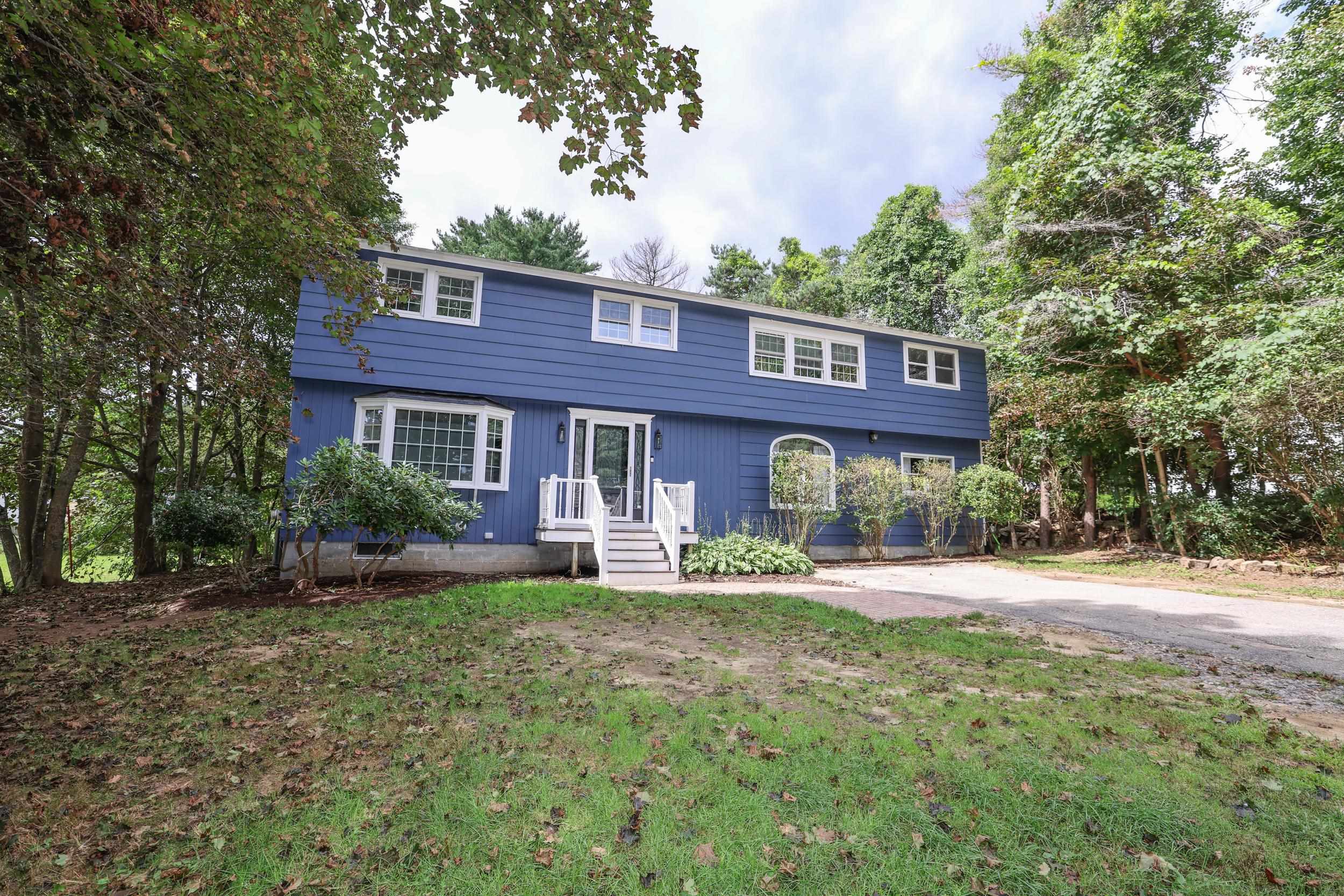 28 Swan Ave, Bedford, NH 03110