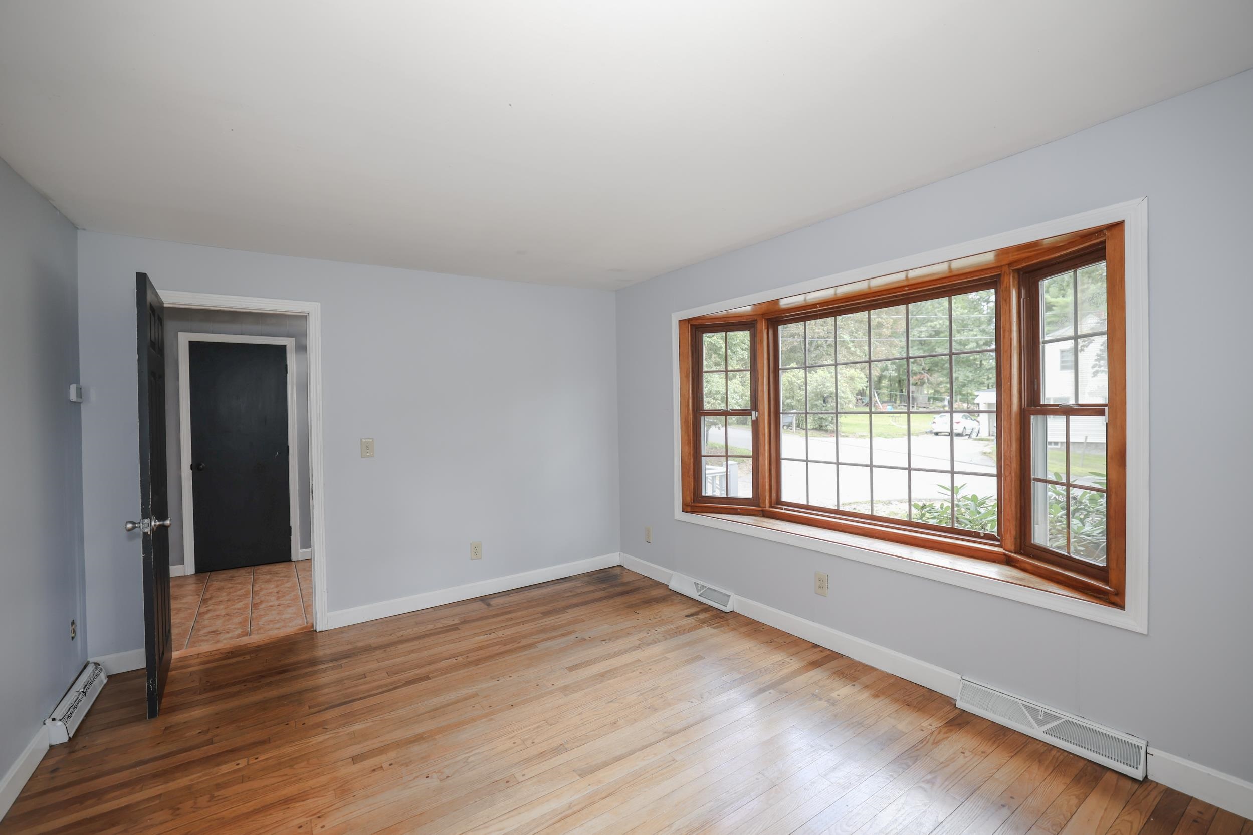 Front room off entryway