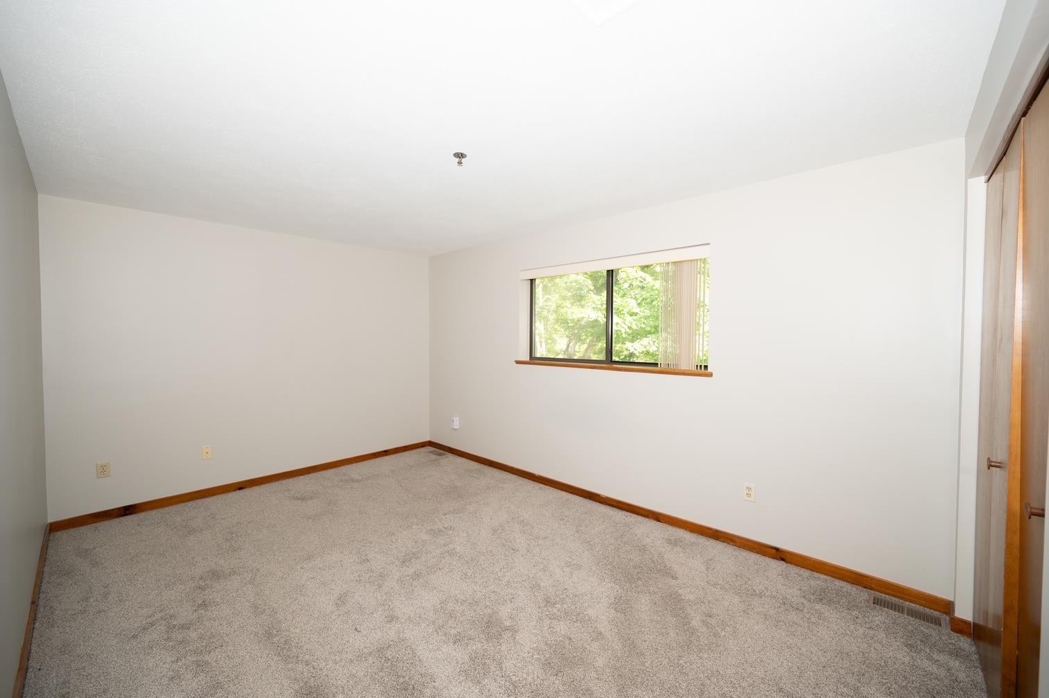 Photo 11 of 23