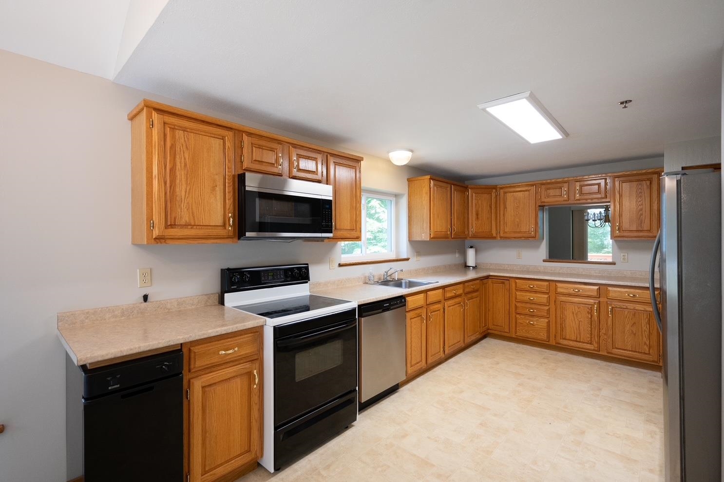 13 Bayberry Dr, Atkinson, NH 03811