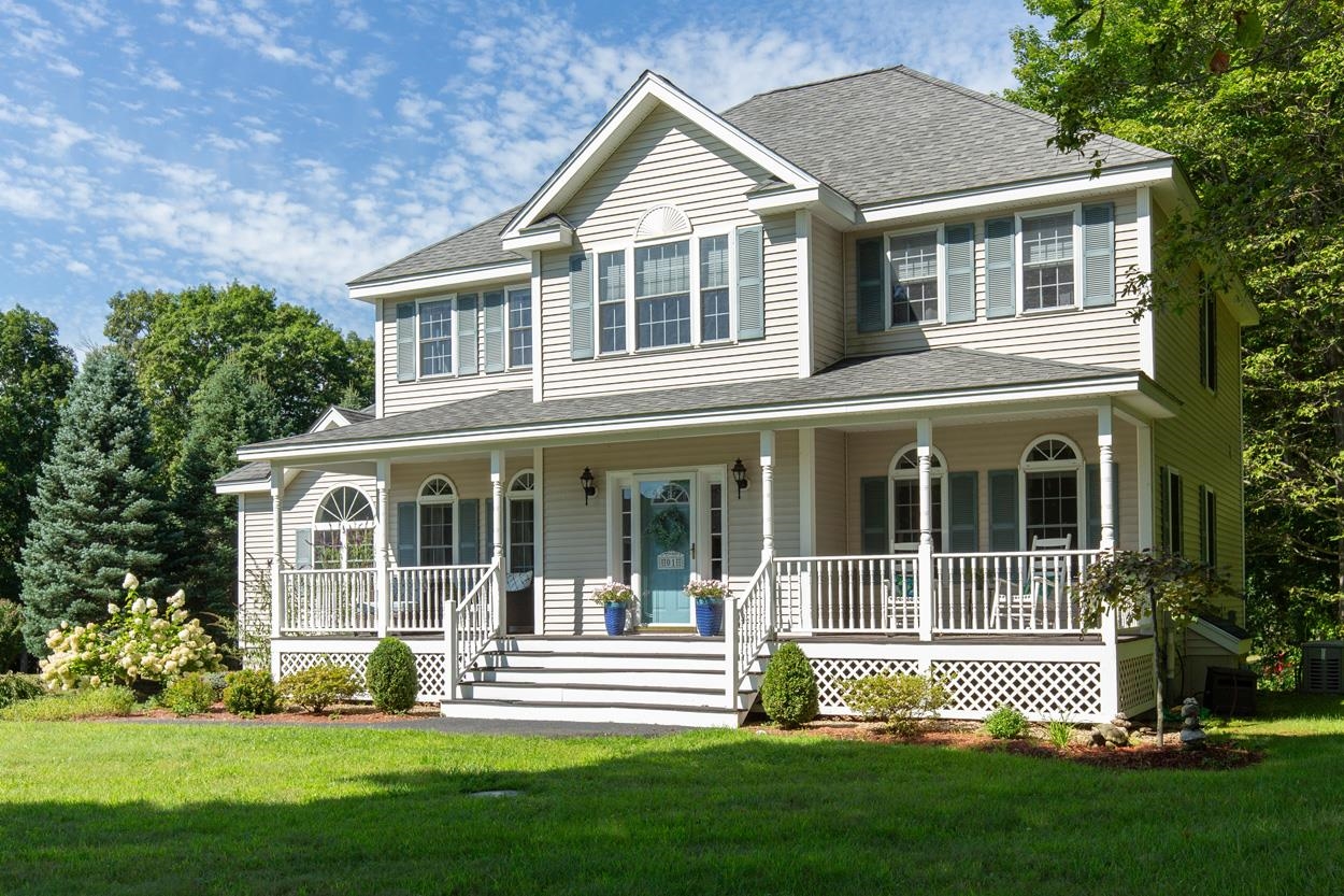 1 Mayfly Ln, Raymond, NH 03077