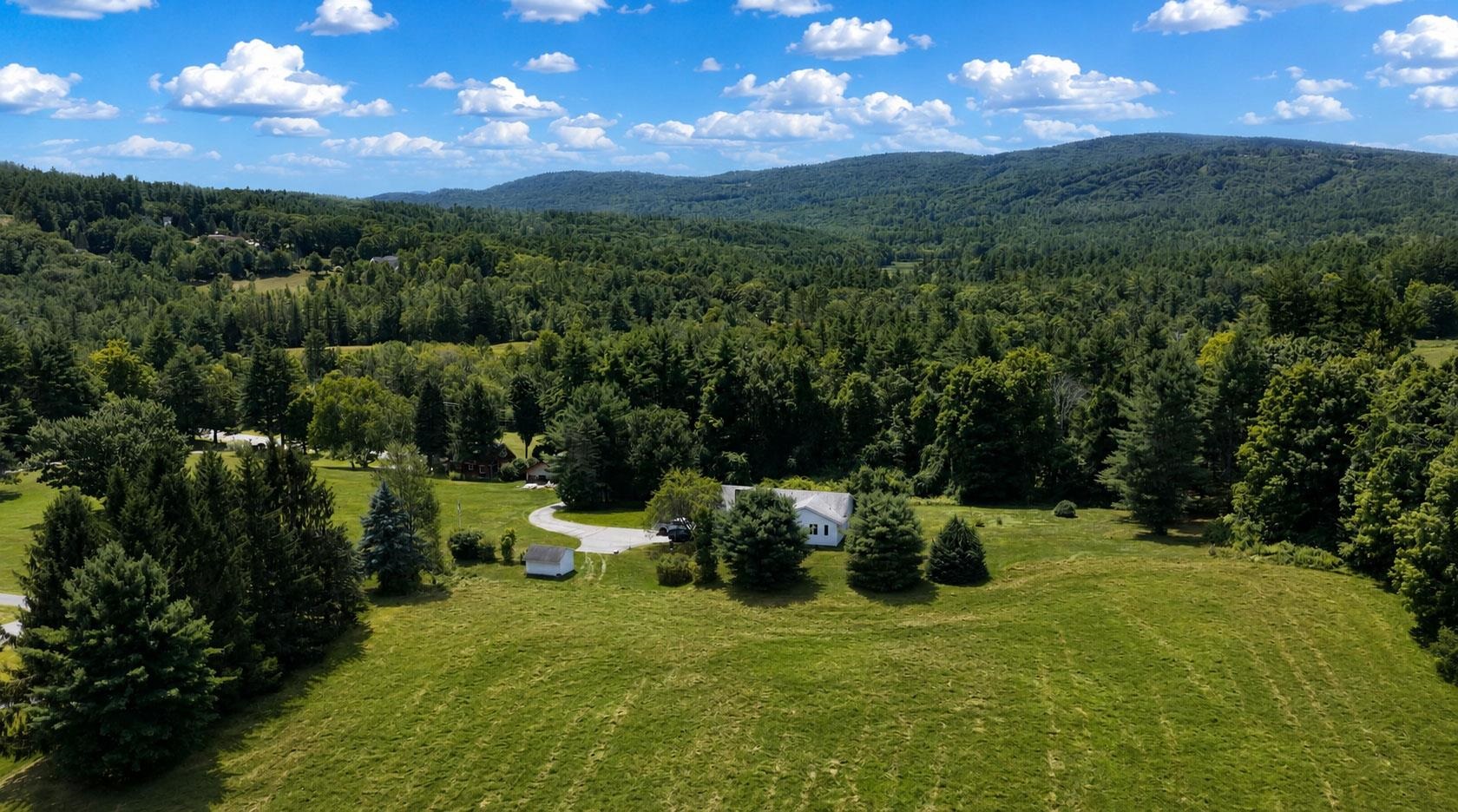 205 Sutton Rd, New London, NH 03257