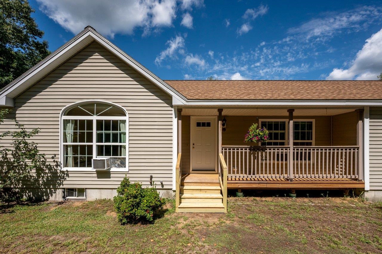 26 Chrissy Cir, Barrington, NH 03825