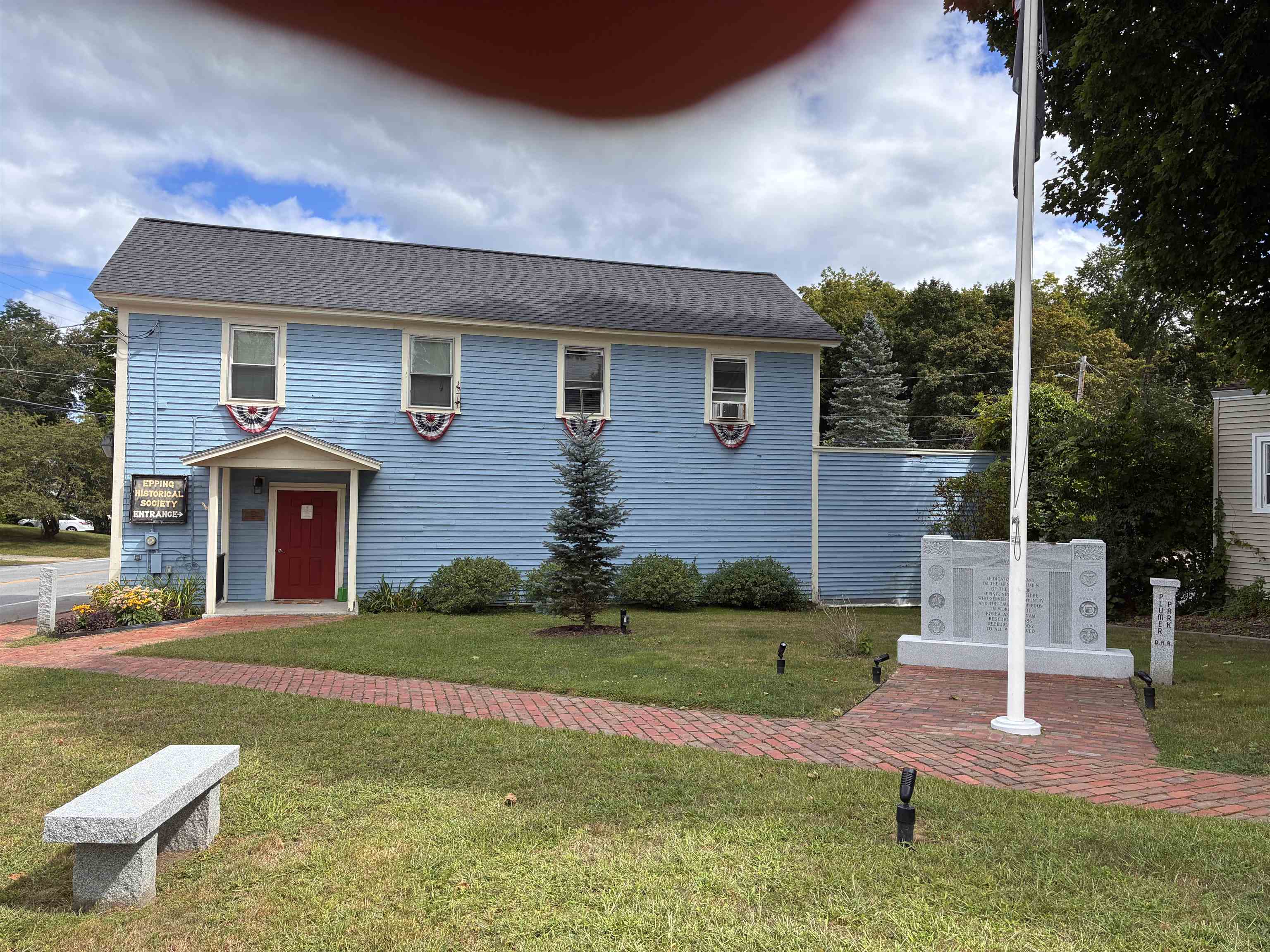 227 Main St, Epping, NH 03042