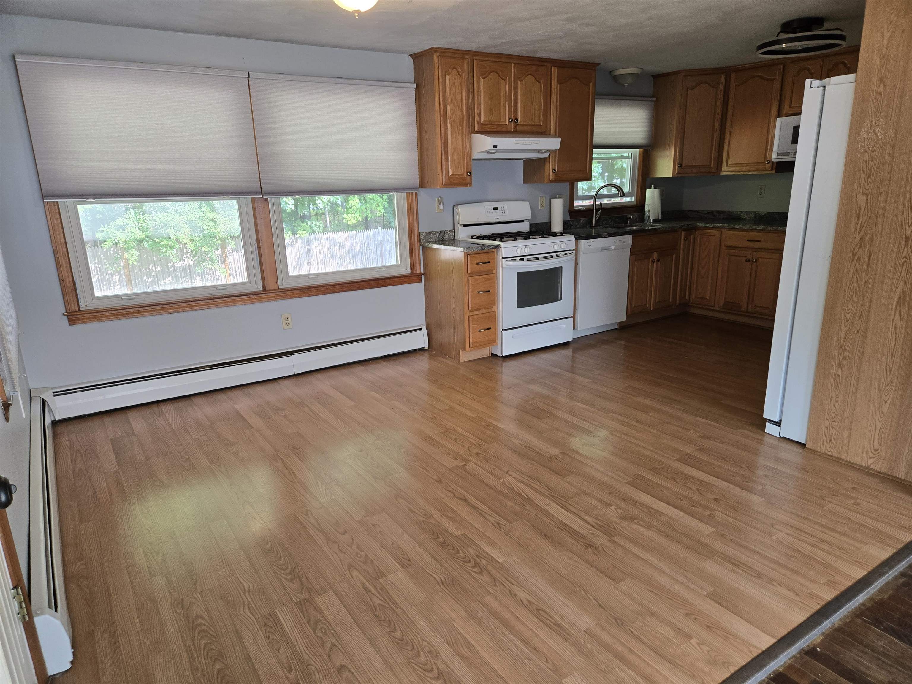 40 Cox St, Nashua, NH 03063