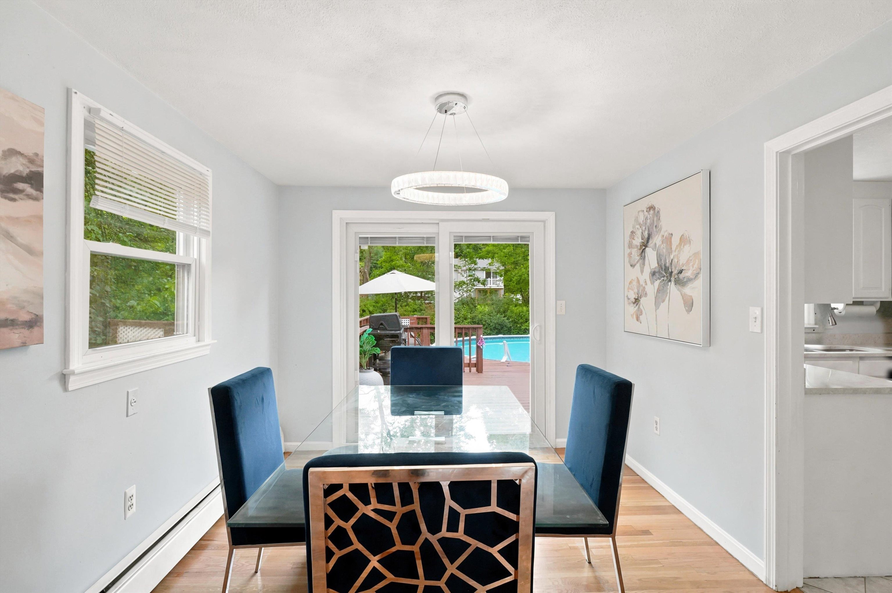 22 Woodbury St, Salem, NH 03079