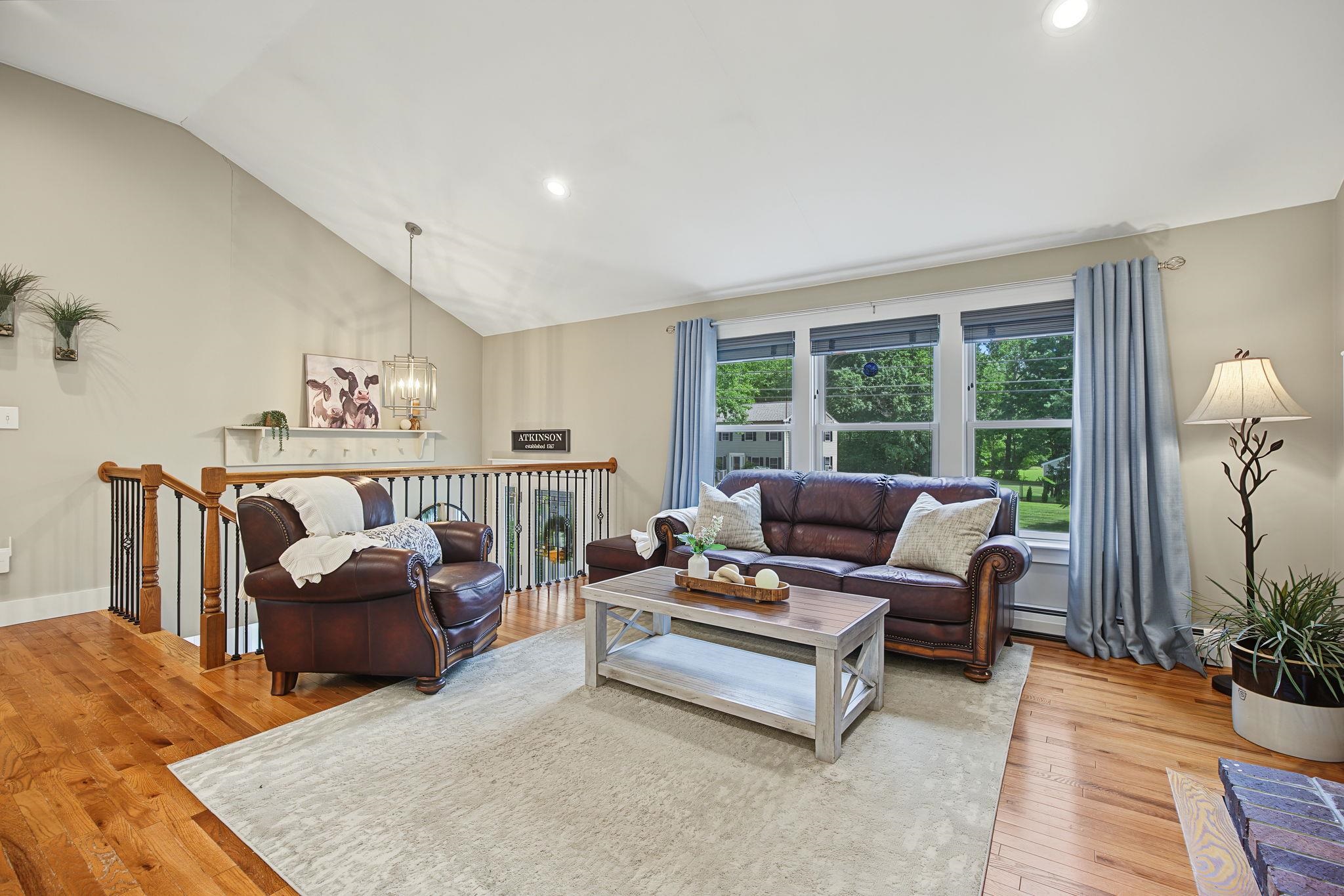 16 Sunset Dr, Atkinson, NH 03811