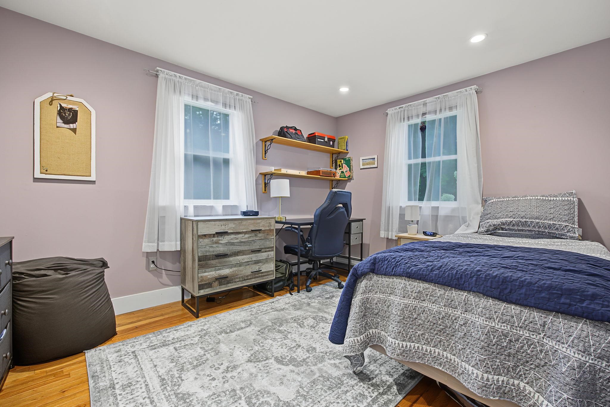 16 Sunset Dr, Atkinson, NH 03811