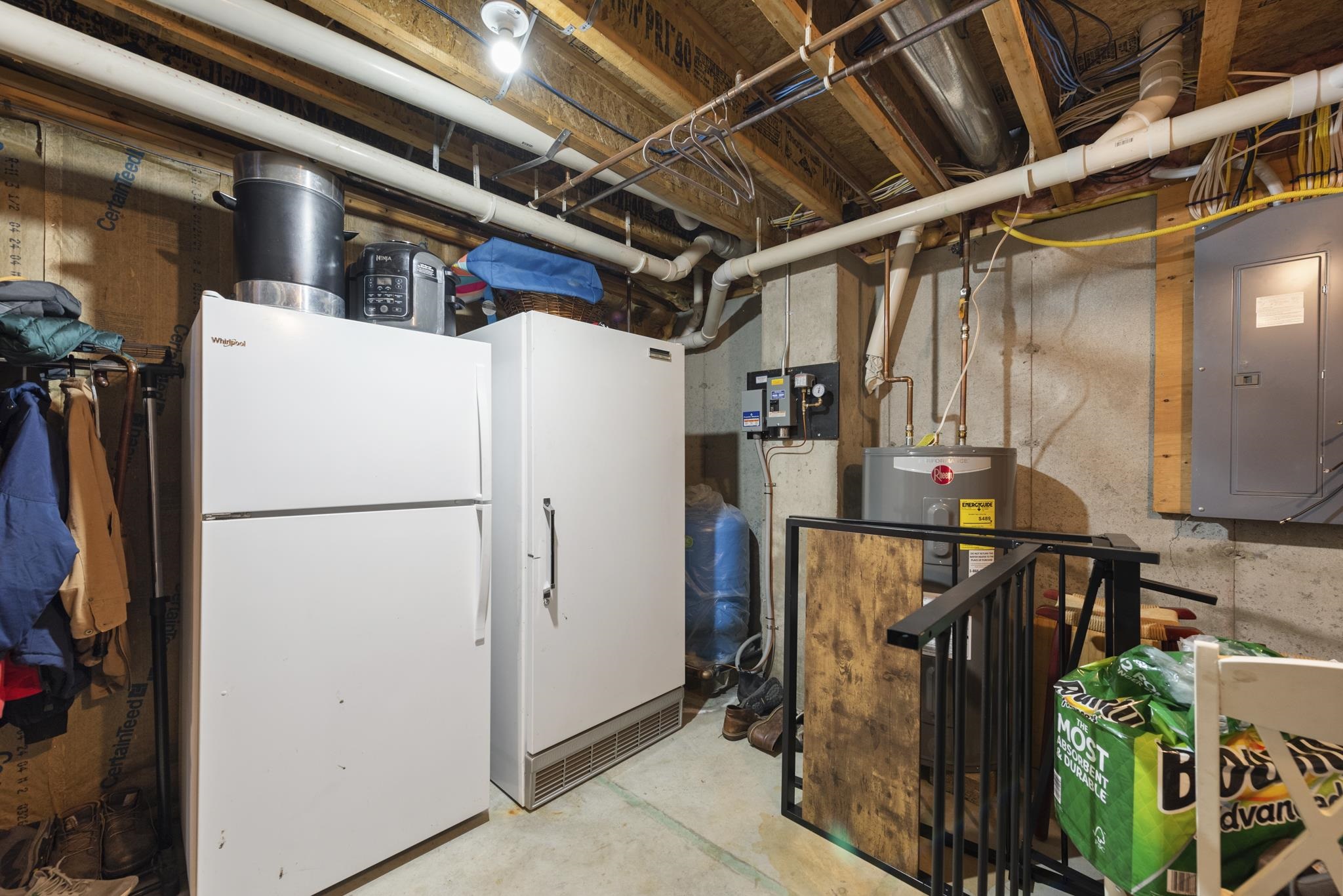 Extra fridge and freezer for when your entertaining
