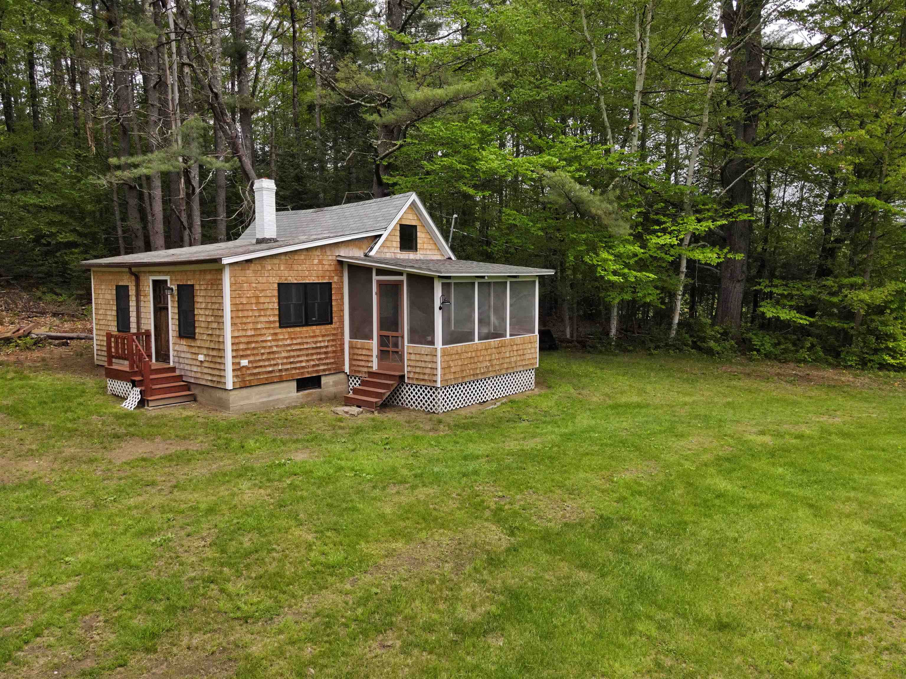 Bonus 1 bedroom plus a loft cabin with a kitchen, 3/4 bathroom and a screened in porch