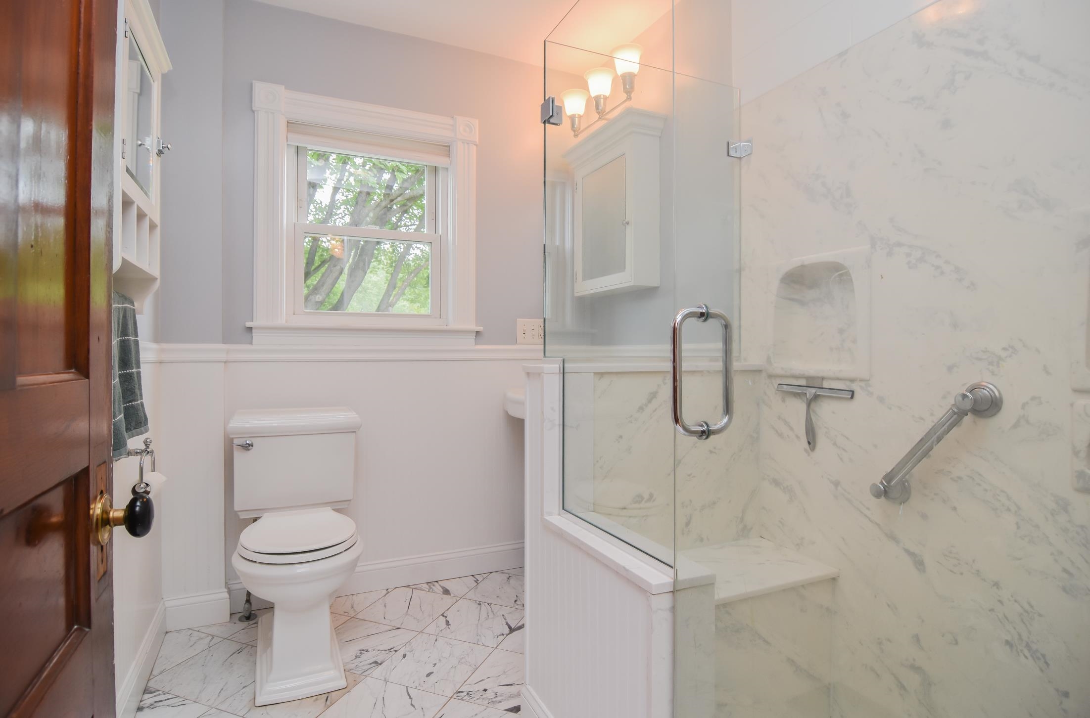 22 Bay St, Northfield, NH 03276