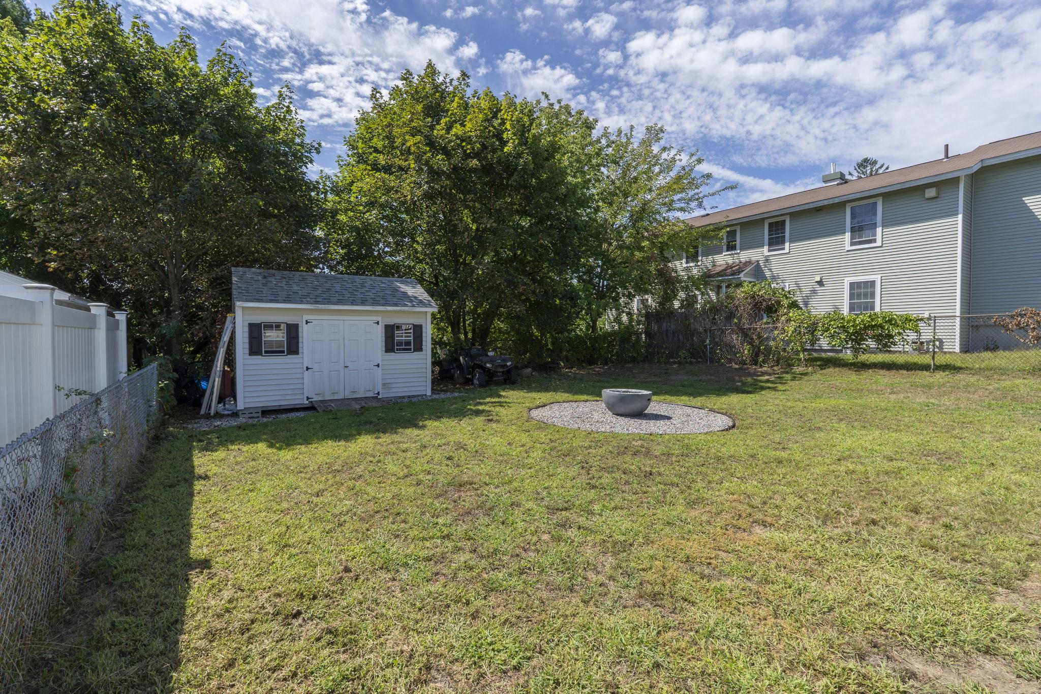 1043 Somerville St, Manchester, NH 03103