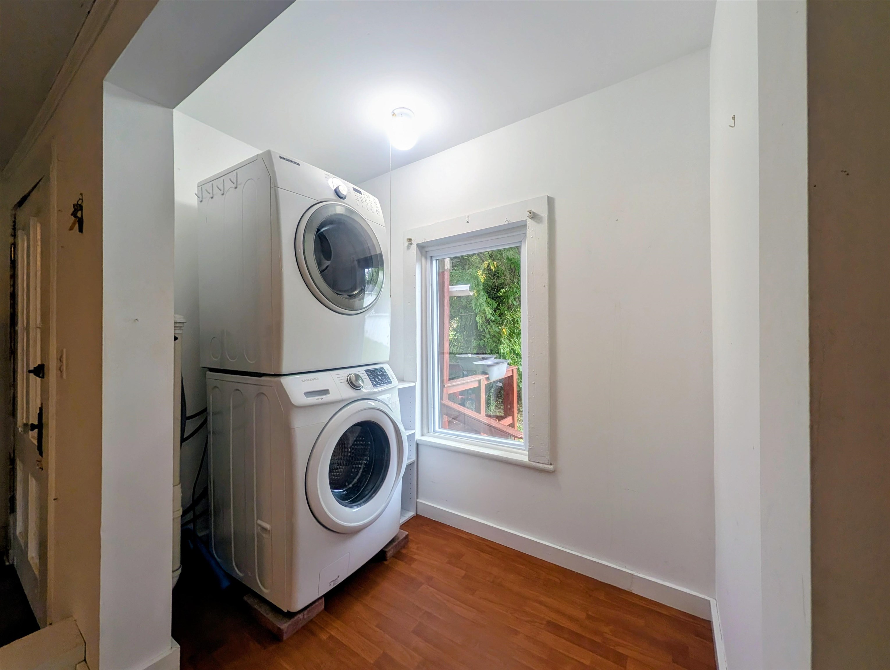 Apt #1 - Laundry Room 26091643