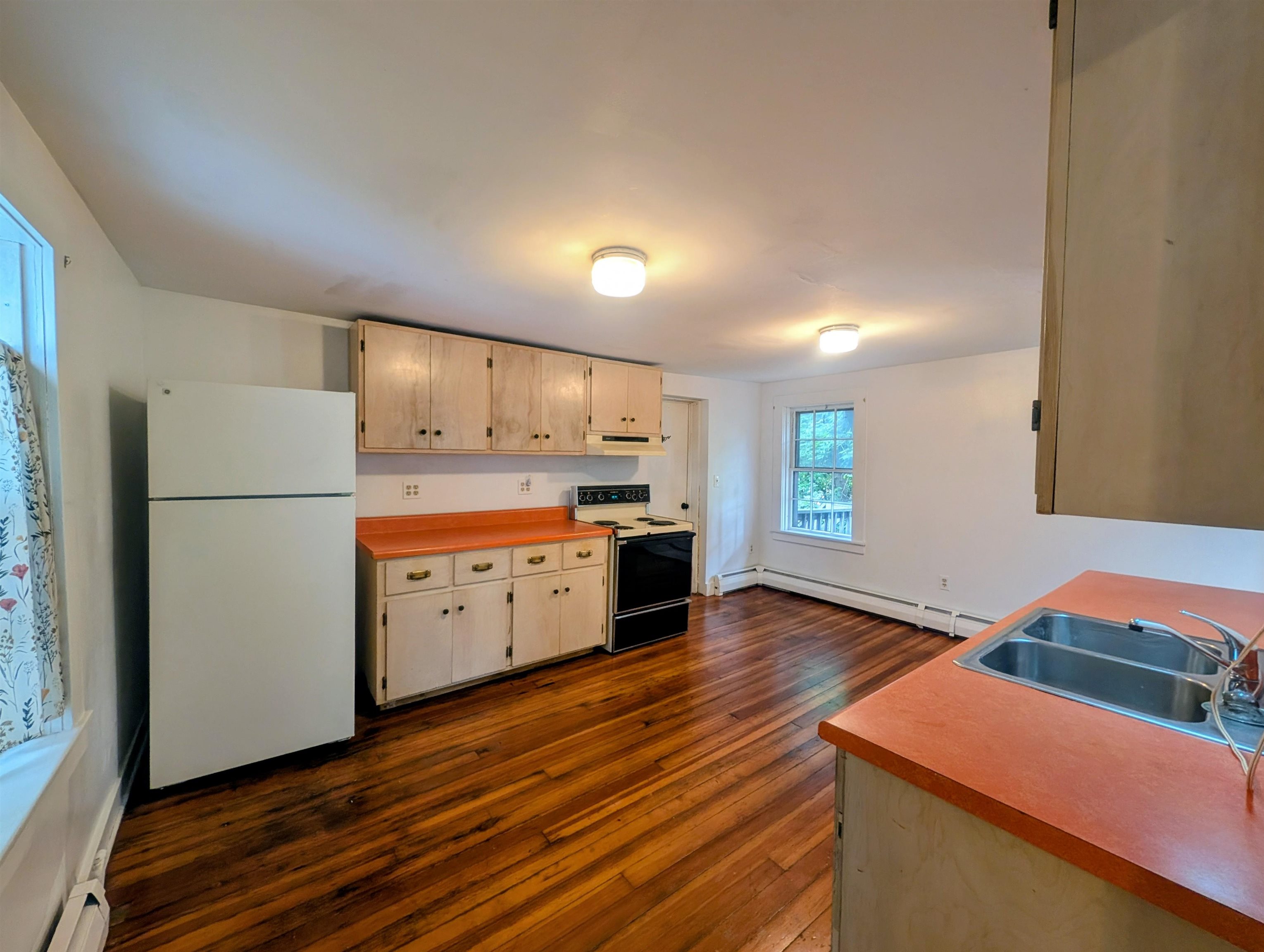 Apt #2 - Kitchen 26091673