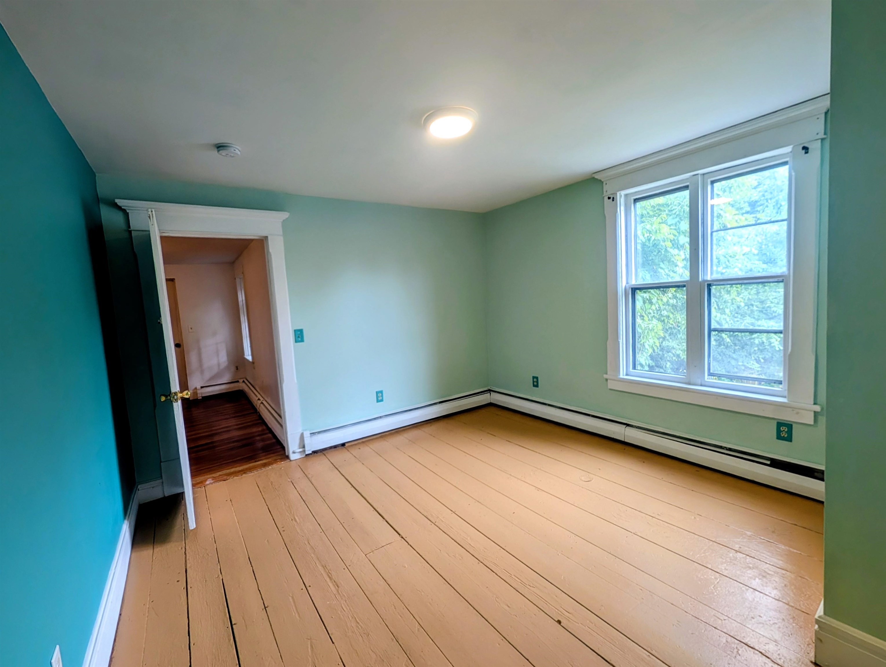 Apt #2 - Bedroom (2) 26091669