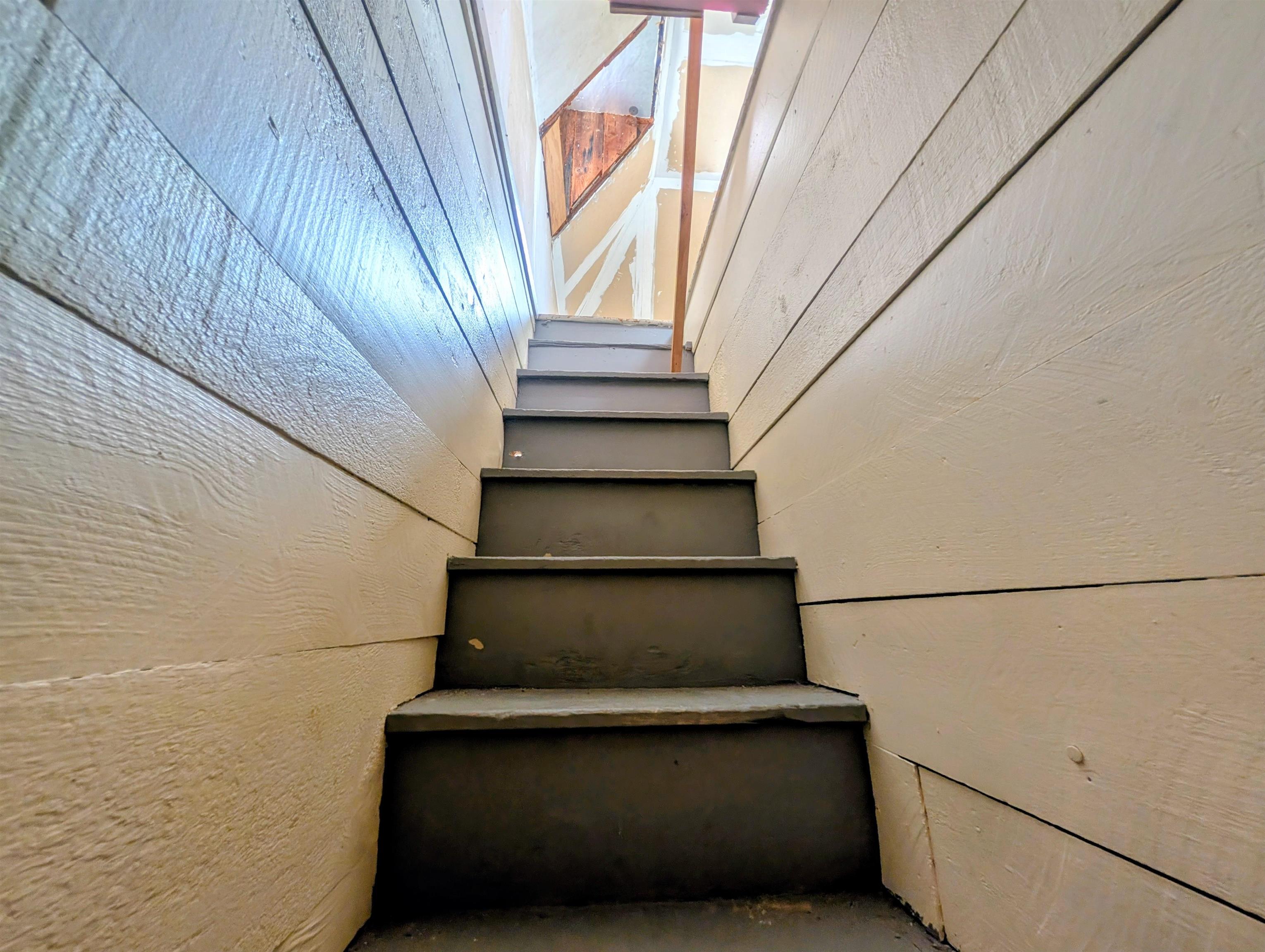 3rd Fl Stairs to Cupola (Unfinsihed Rm) 26091692