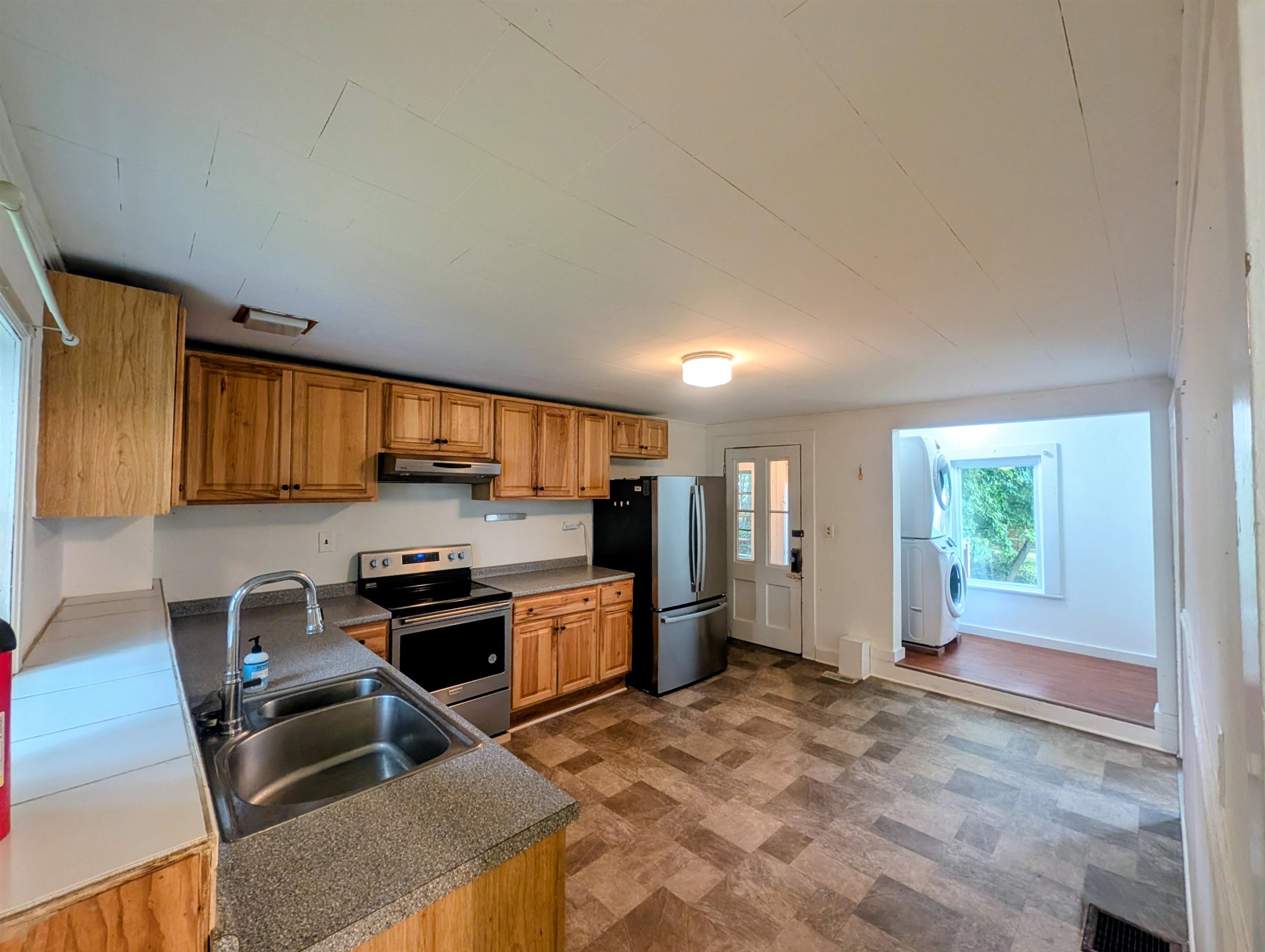 Apt #1 - Kitchen 26091646