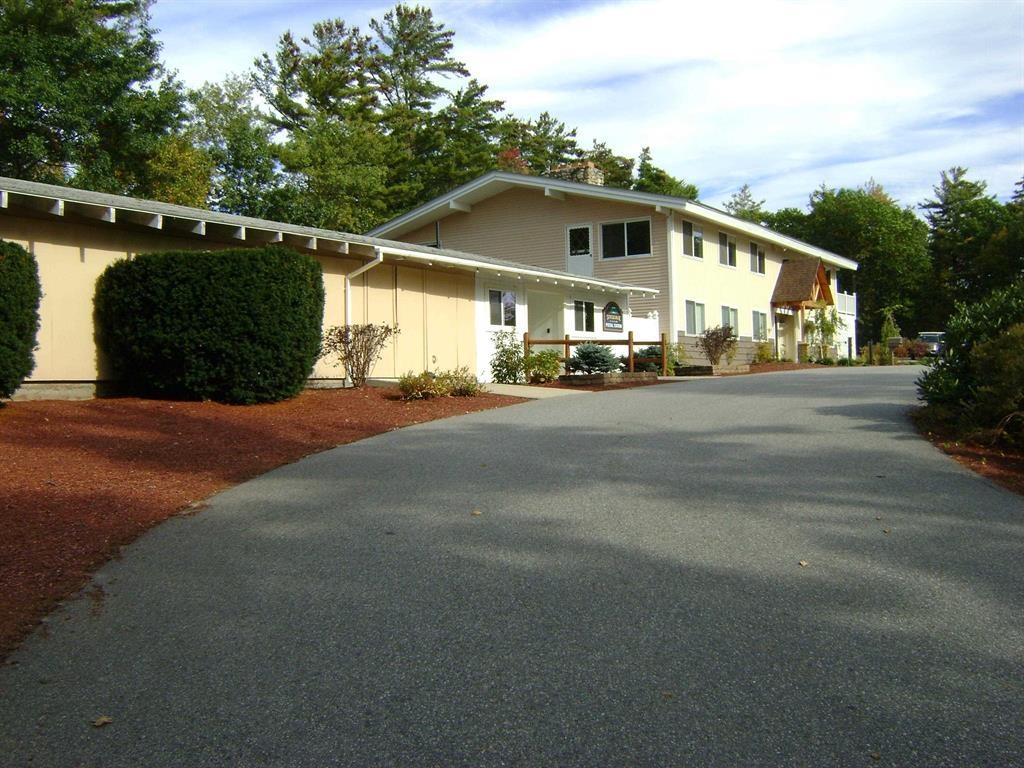Clubhouse + Postal Annex