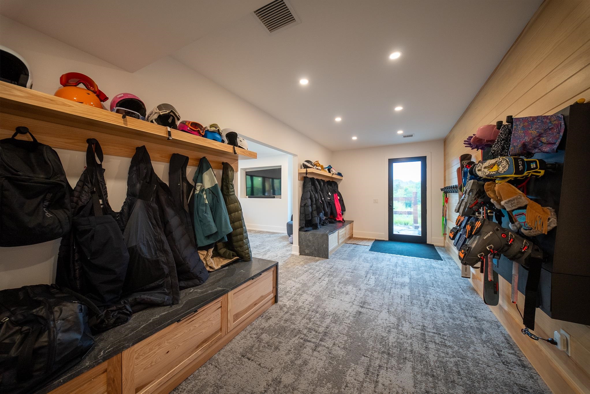 Side Entrance - Ski Room