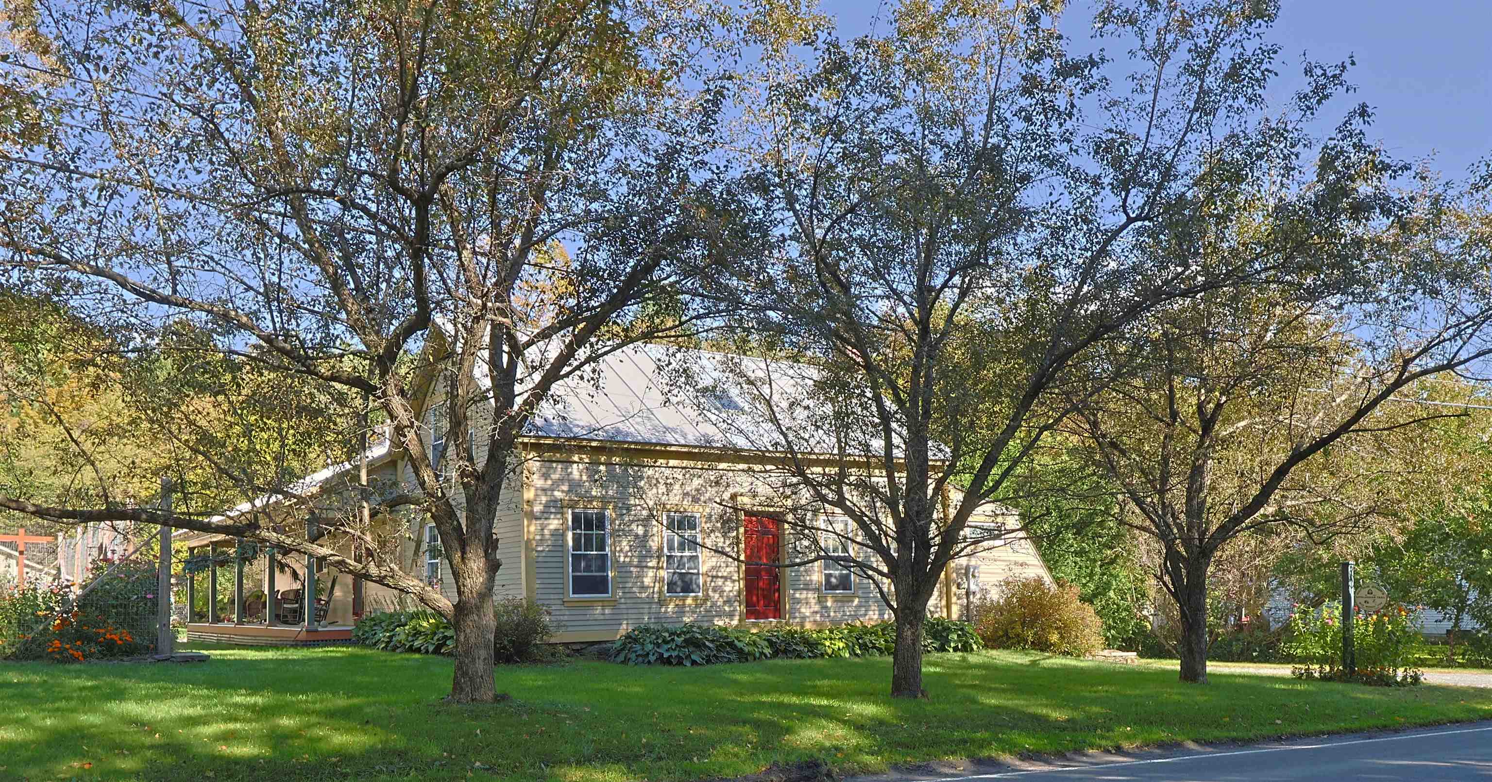 Photo 2 of Single family home for sale at 5255 14 Rte, Hartford, VT 05084 | MLS# 5107099 | Listing updated on 2026-09-30
