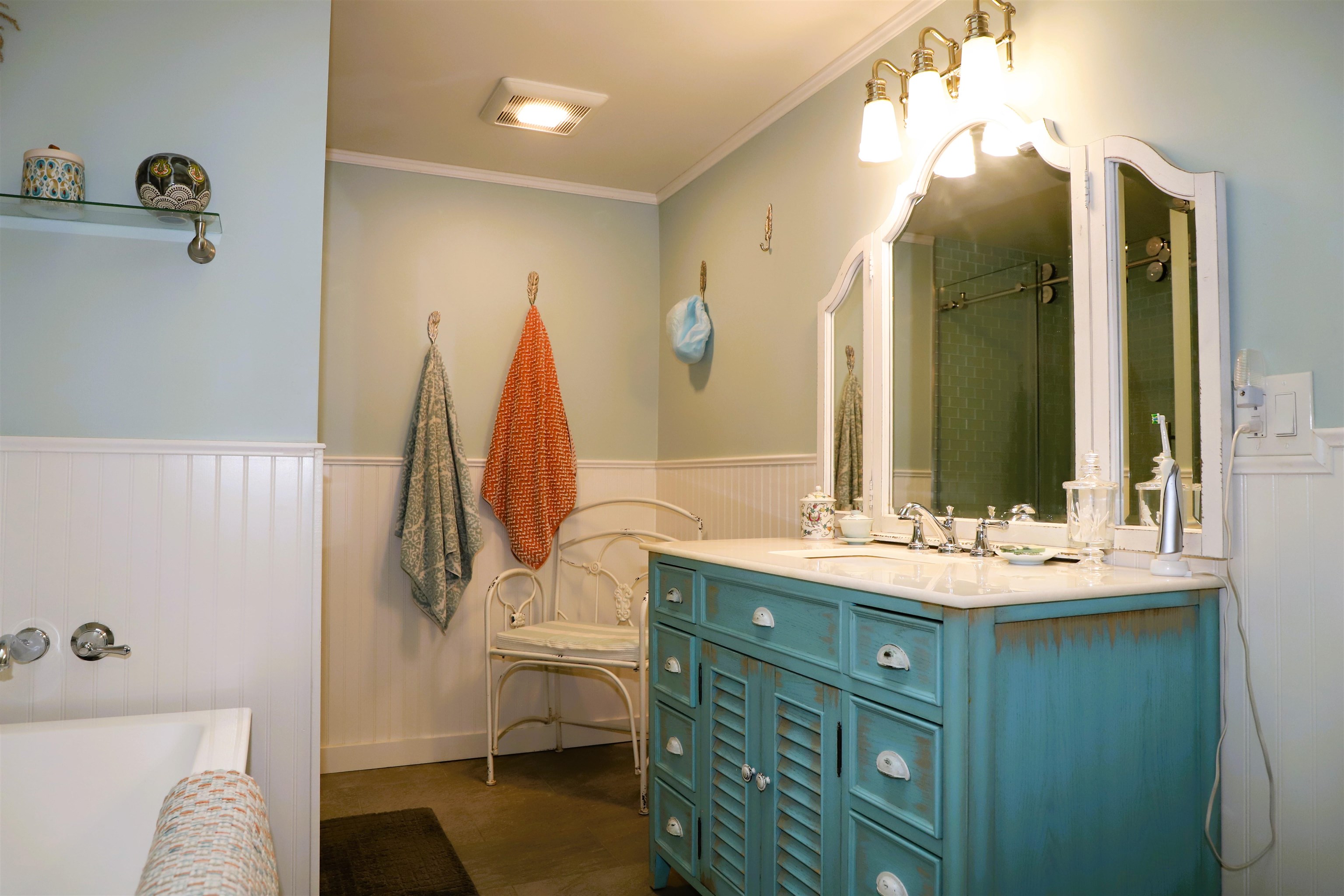 First floor full bath with soaking tub and separate shower