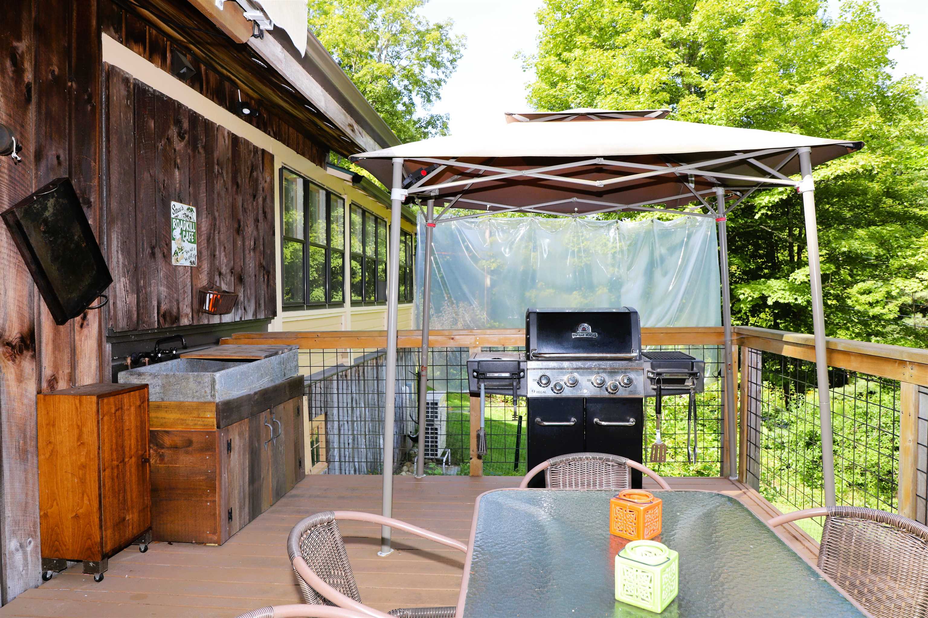 cooking area on upper deck
