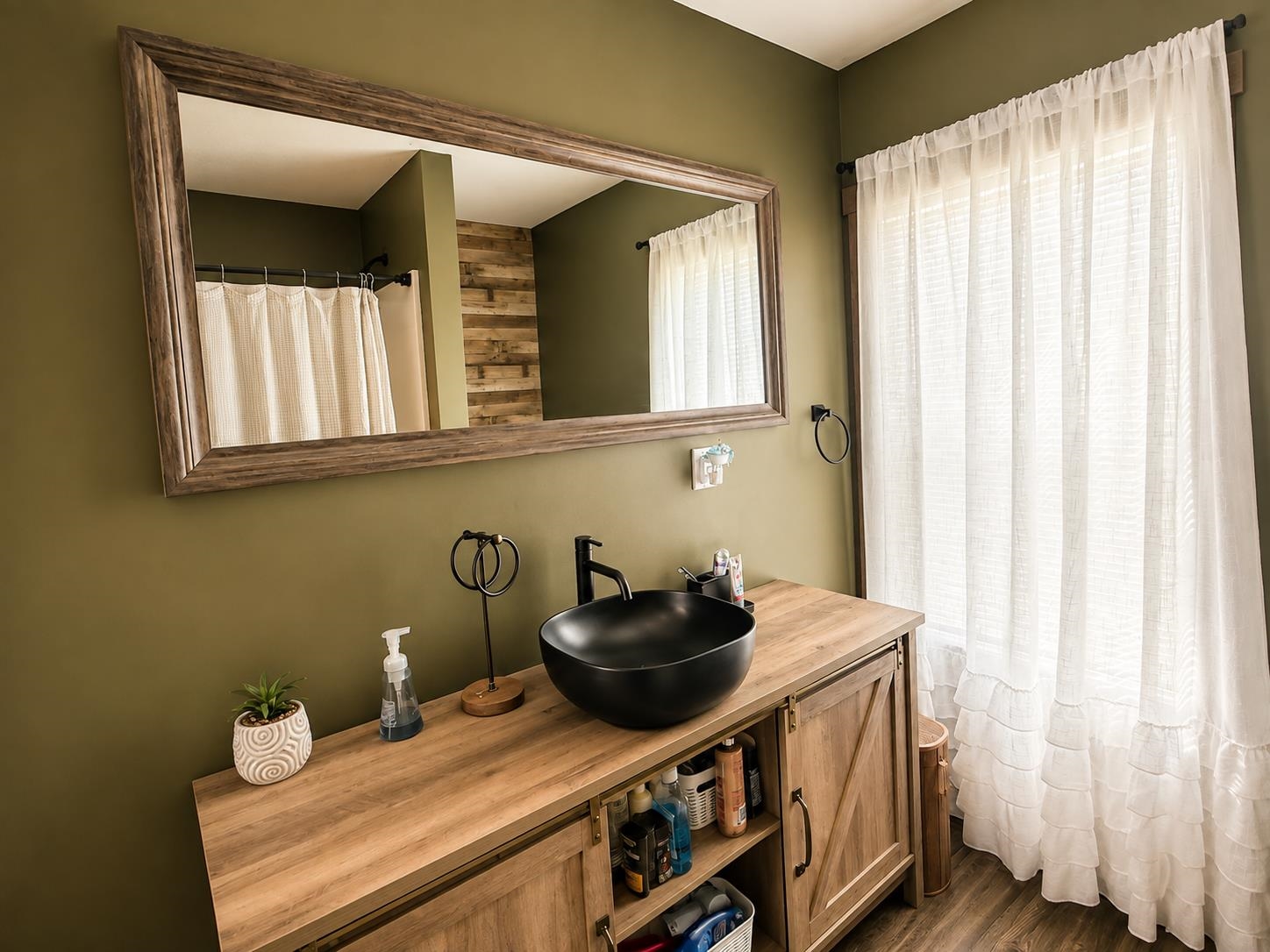 1st floor bathroom