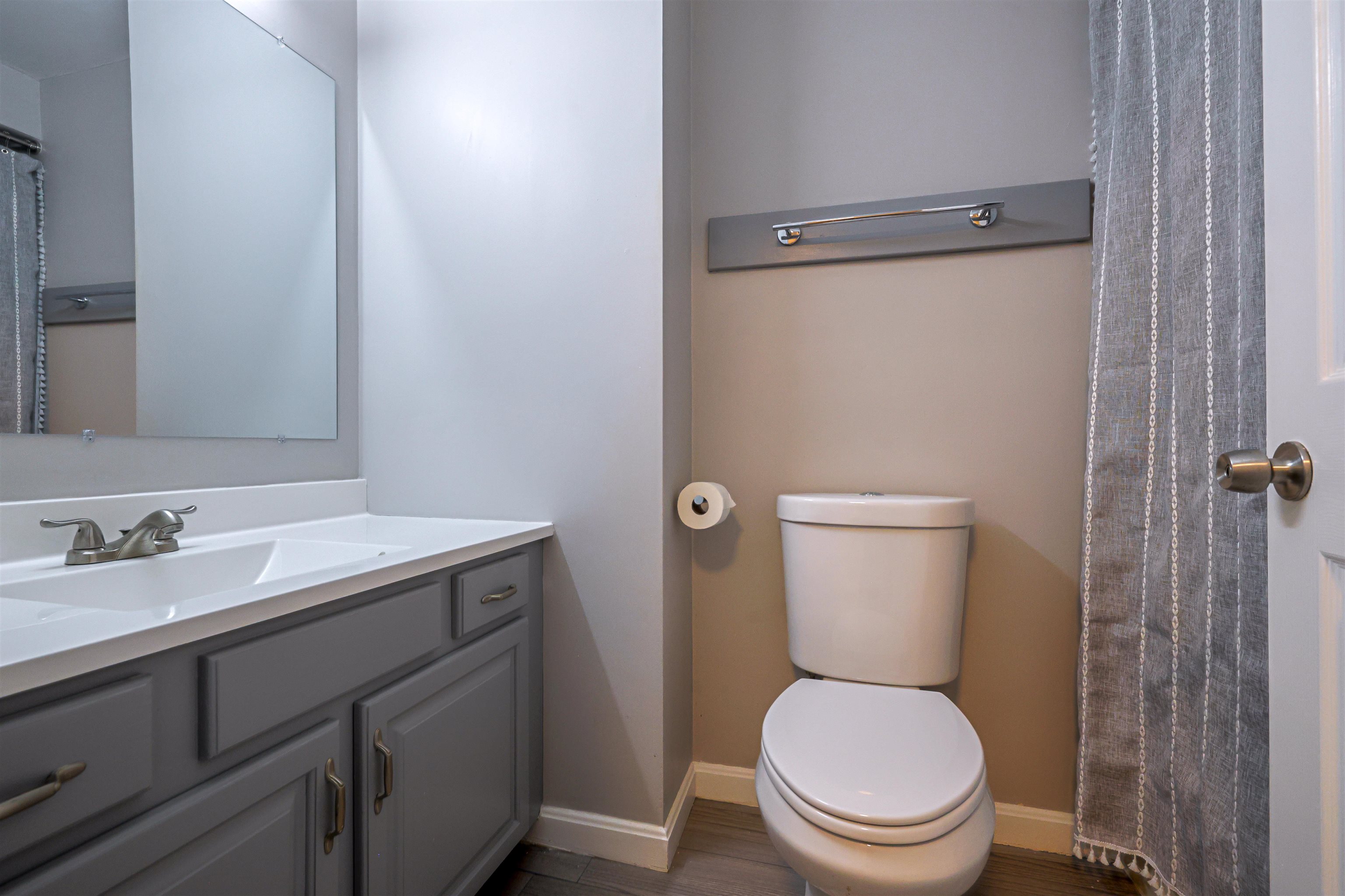 2nd Floor Full Bath