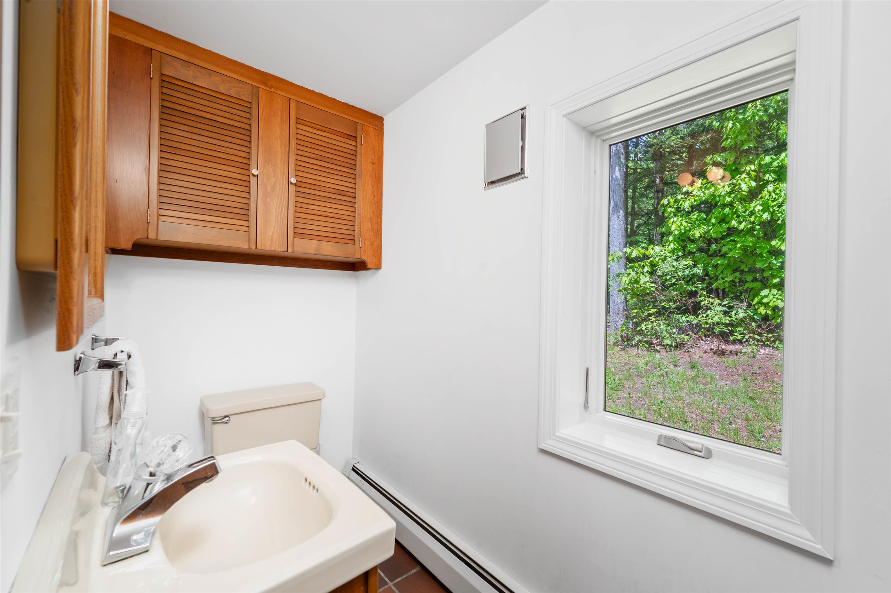 1/2 bath off of Great Room