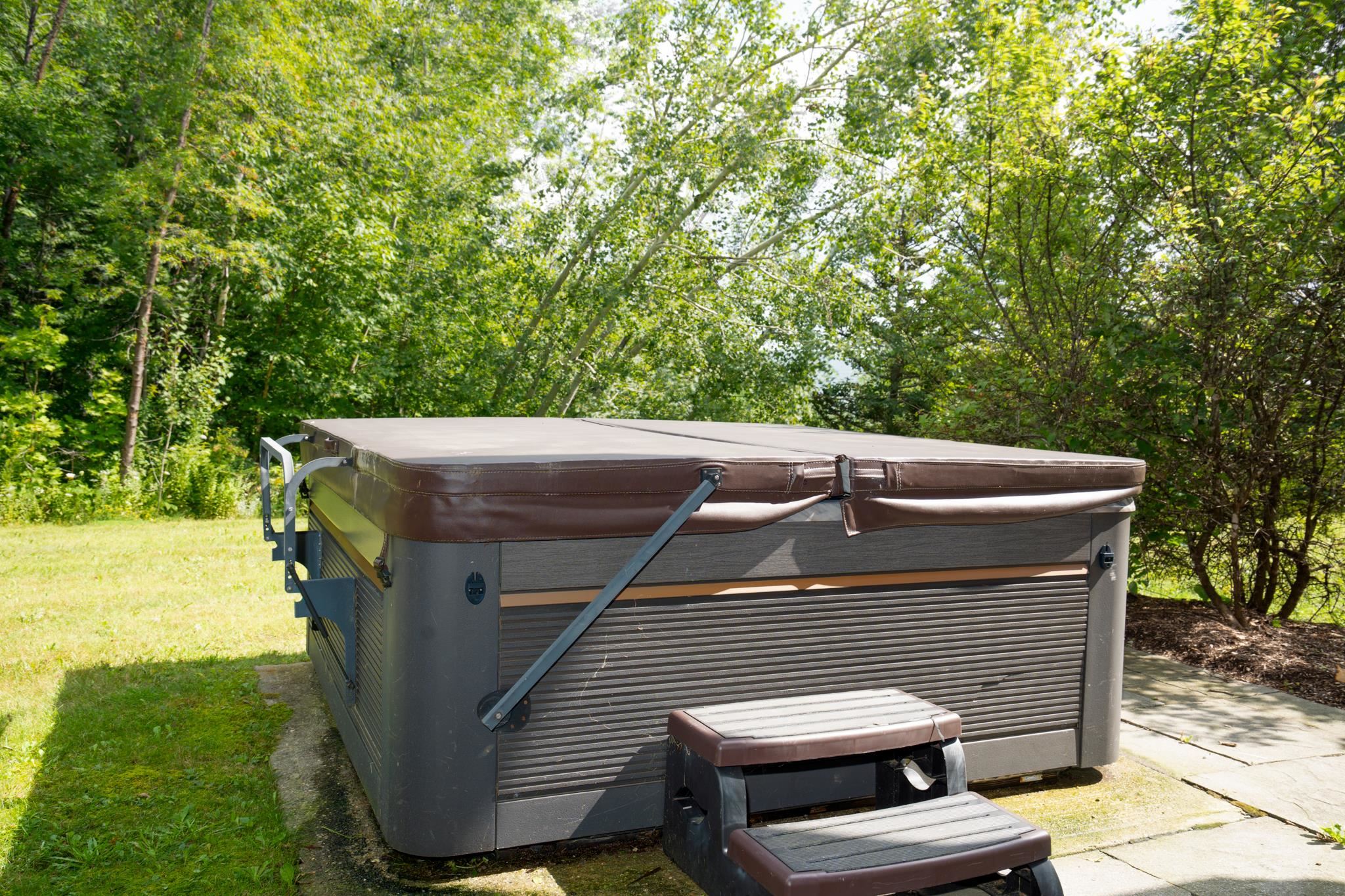 Outdoor hot tub