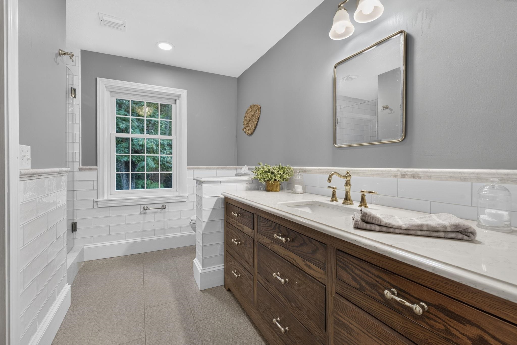 Primary Suite 3/4 Bath