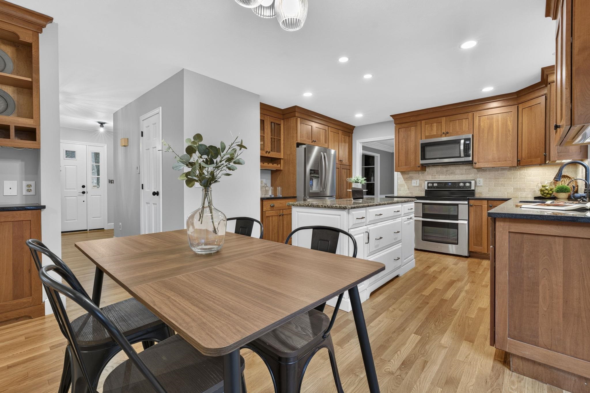 Eat In Breakfast Area/Kitchen