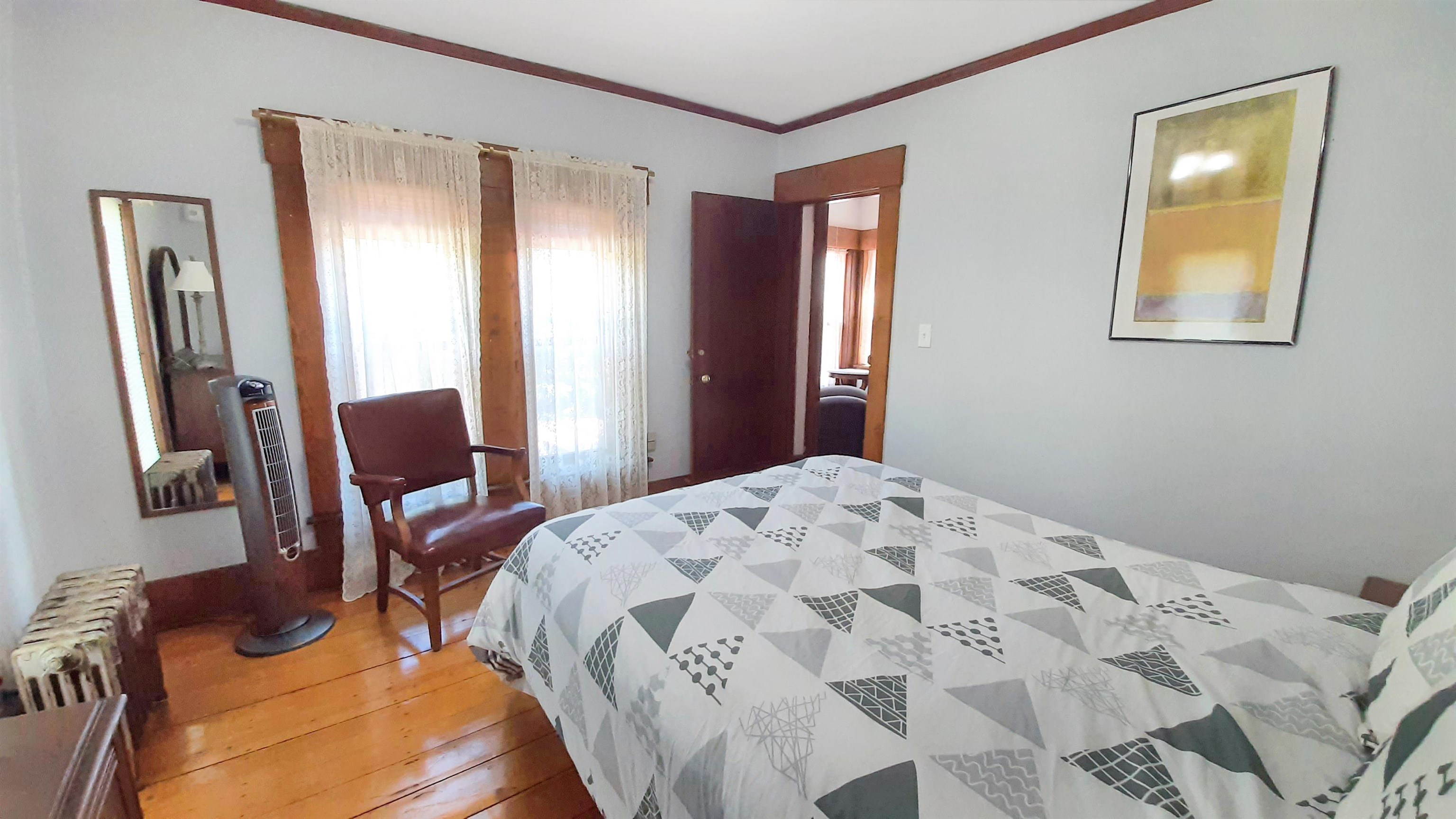 Second Floor Bedroom 25583270