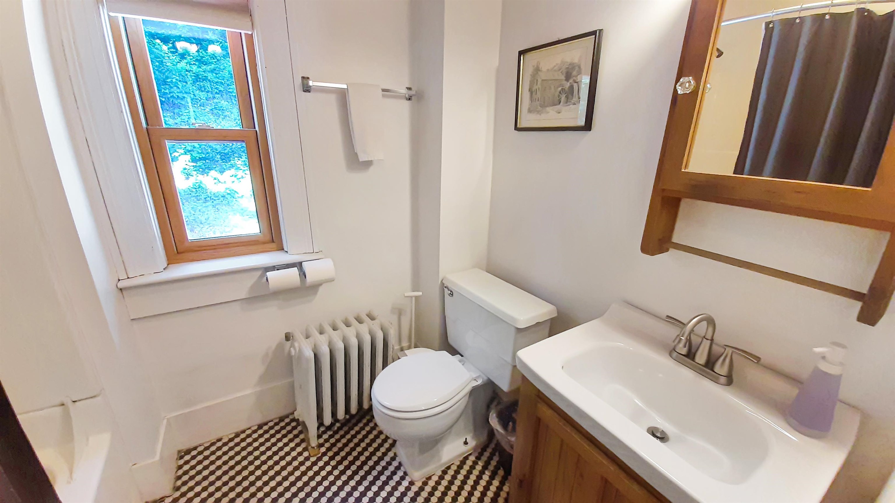 Second Floor Hall Bath With Tub 25583275