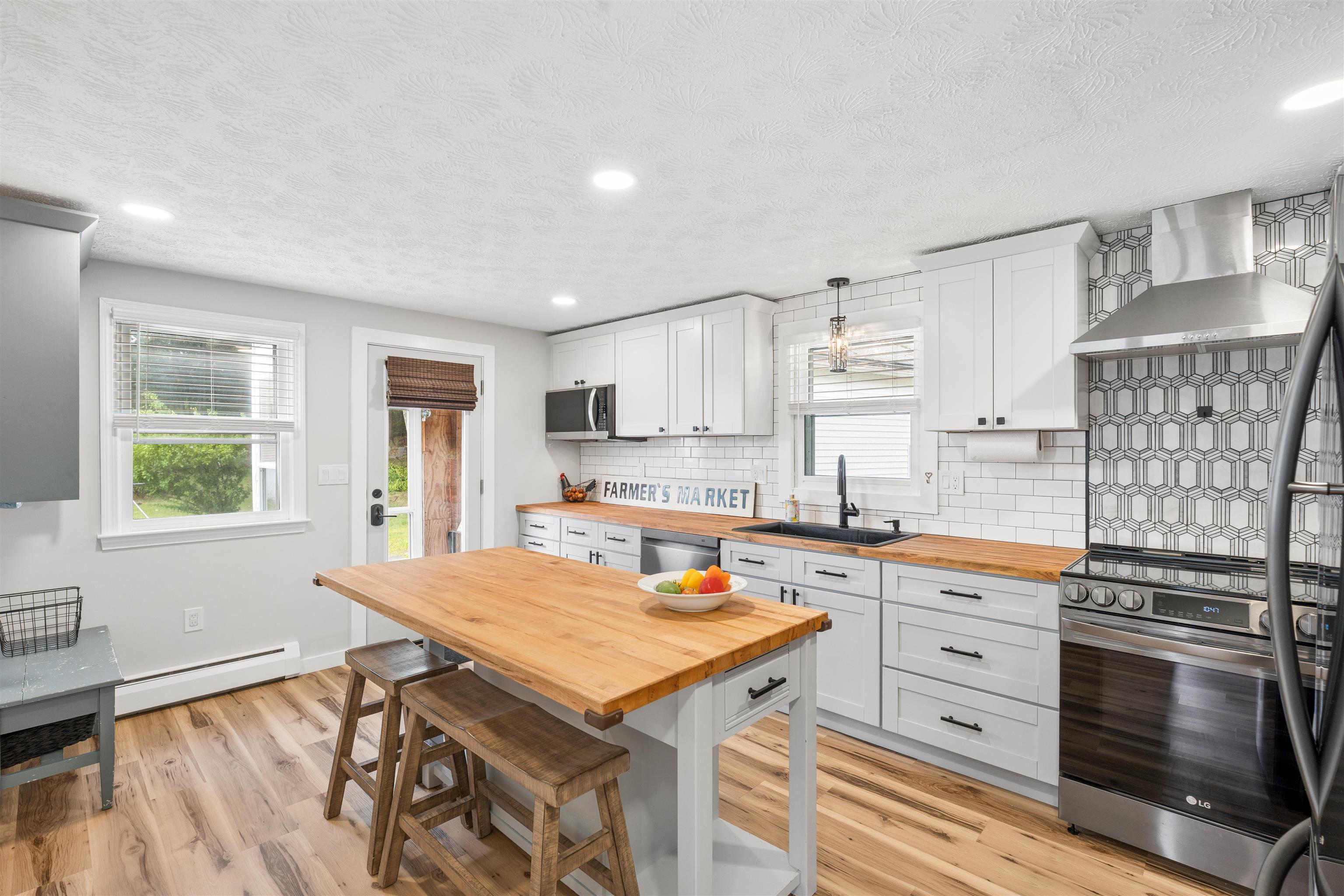 Photo 2 of Single family home for sale at 23 Shady Ln, Nashua, NH 03062 | MLS# 5107277 | Listing updated on 2026-09-19