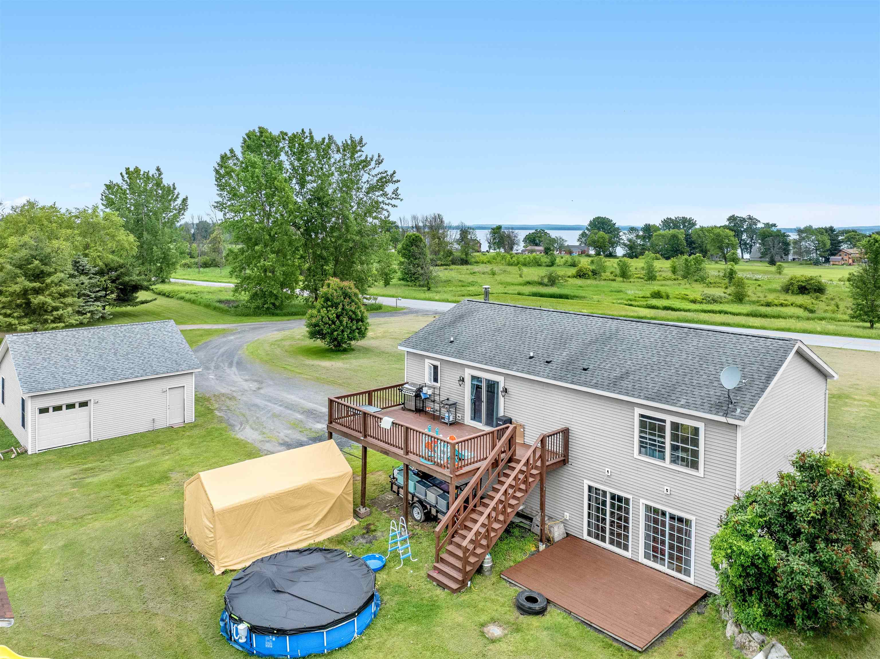 Photo 3 of Single family home for sale at 3337 Lakeview Dr, North Hero, VT 05474 | MLS# 5107366 | Listing updated on 2026-09-18