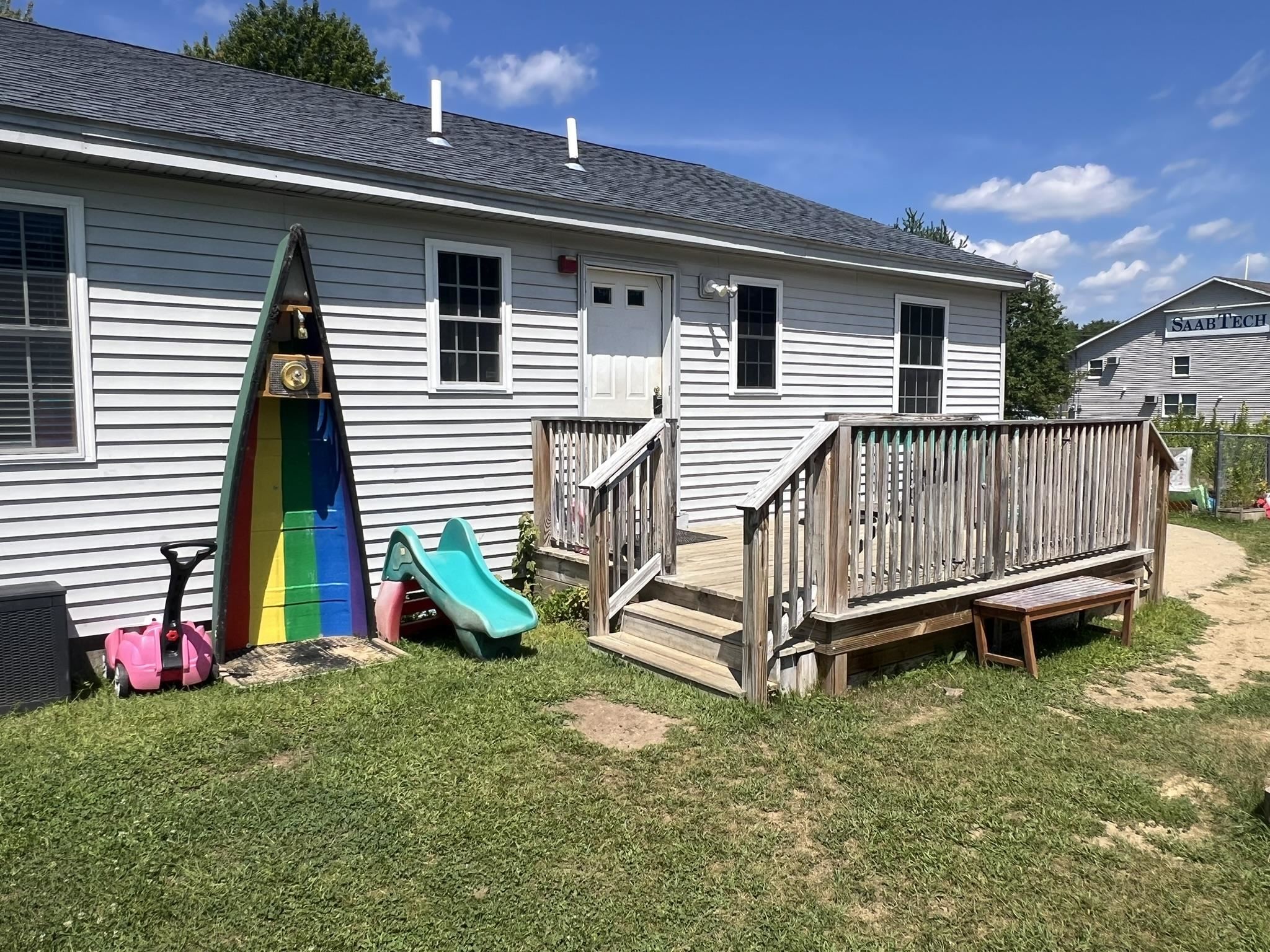 Photo 10 of 28