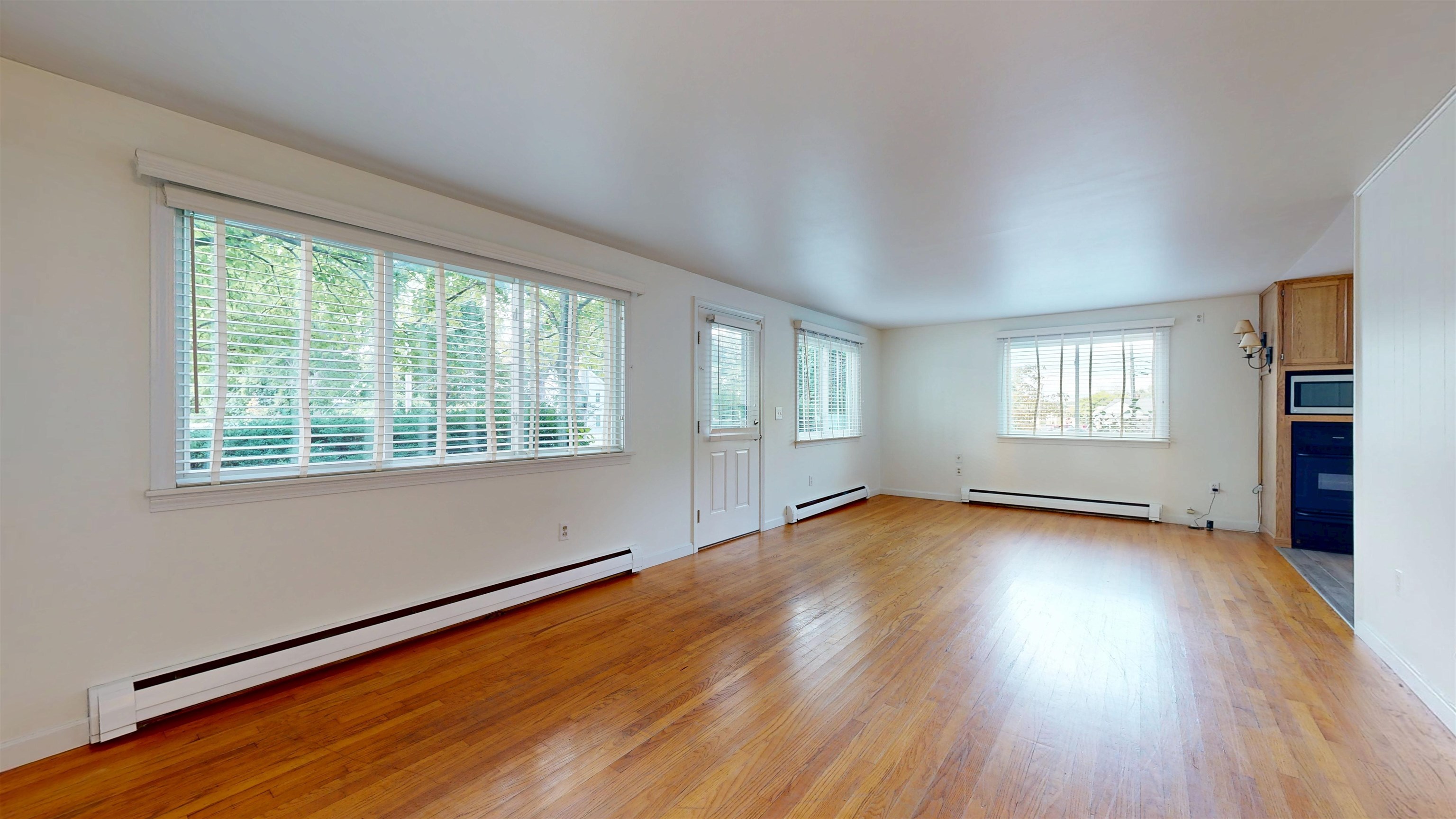 Photo 2 of Single family home for sale at 976 North Ave, Burlington, VT 05408 | MLS# 5107517 | Listing updated on 2026-09-16